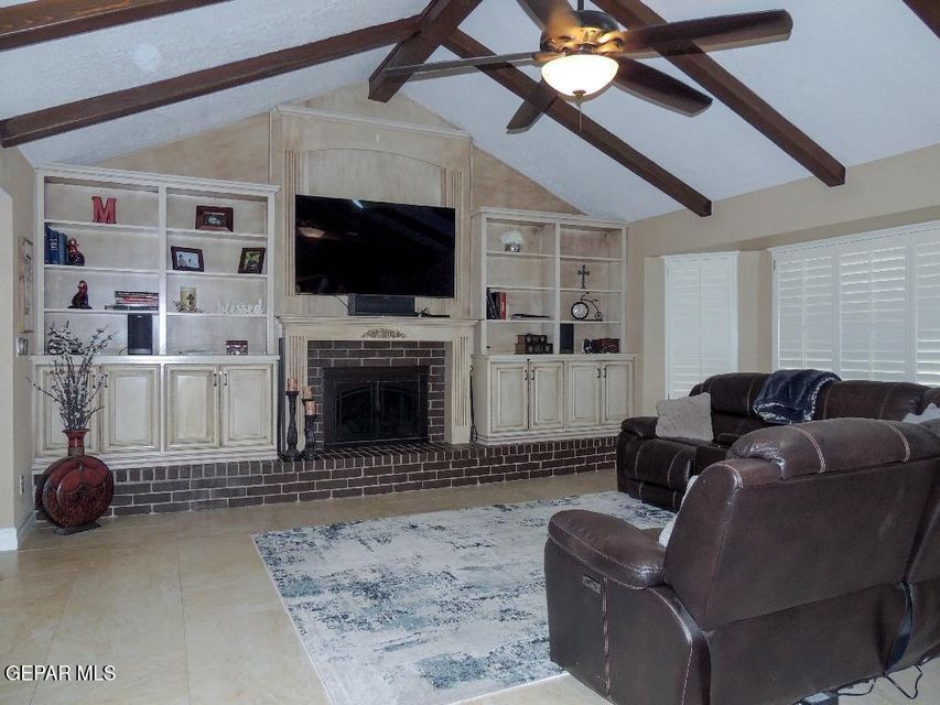 El Paso, Texas, 79935, United States, 4 Bedrooms Bedrooms, ,2 BathroomsBathrooms,Residential,For Sale,1923244