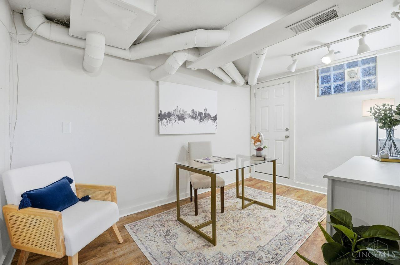Cincinnati, Ohio, 45209, United States, 3 Bedrooms Bedrooms, ,4 BathroomsBathrooms,Residential,For Sale,2003338