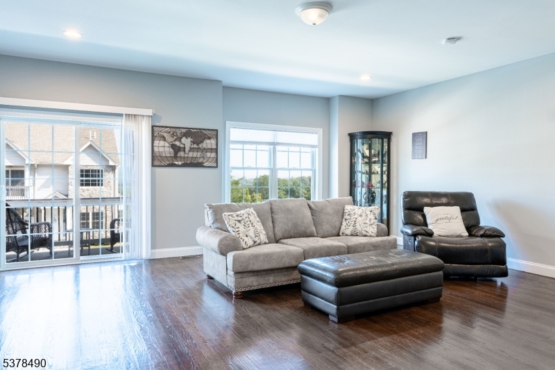 Butler Boro, New Jersey, 07405, United States, 3 Bedrooms Bedrooms, ,3 BathroomsBathrooms,Residential,For Sale,1926300