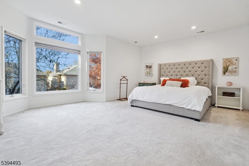 West Orange Twp., New Jersey, 07052, United States, 3 Bedrooms Bedrooms, ,3 BathroomsBathrooms,Residential,For Sale,1987656