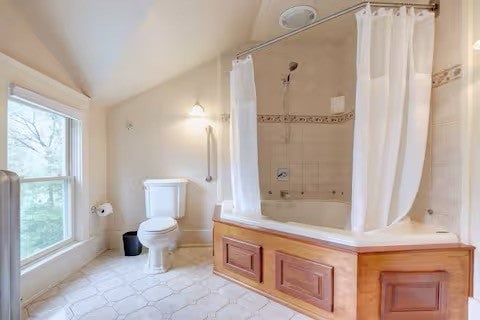 Geneva, New York, 14456, United States, 6 Bedrooms Bedrooms, ,4 BathroomsBathrooms,Residential,For Sale,1901730