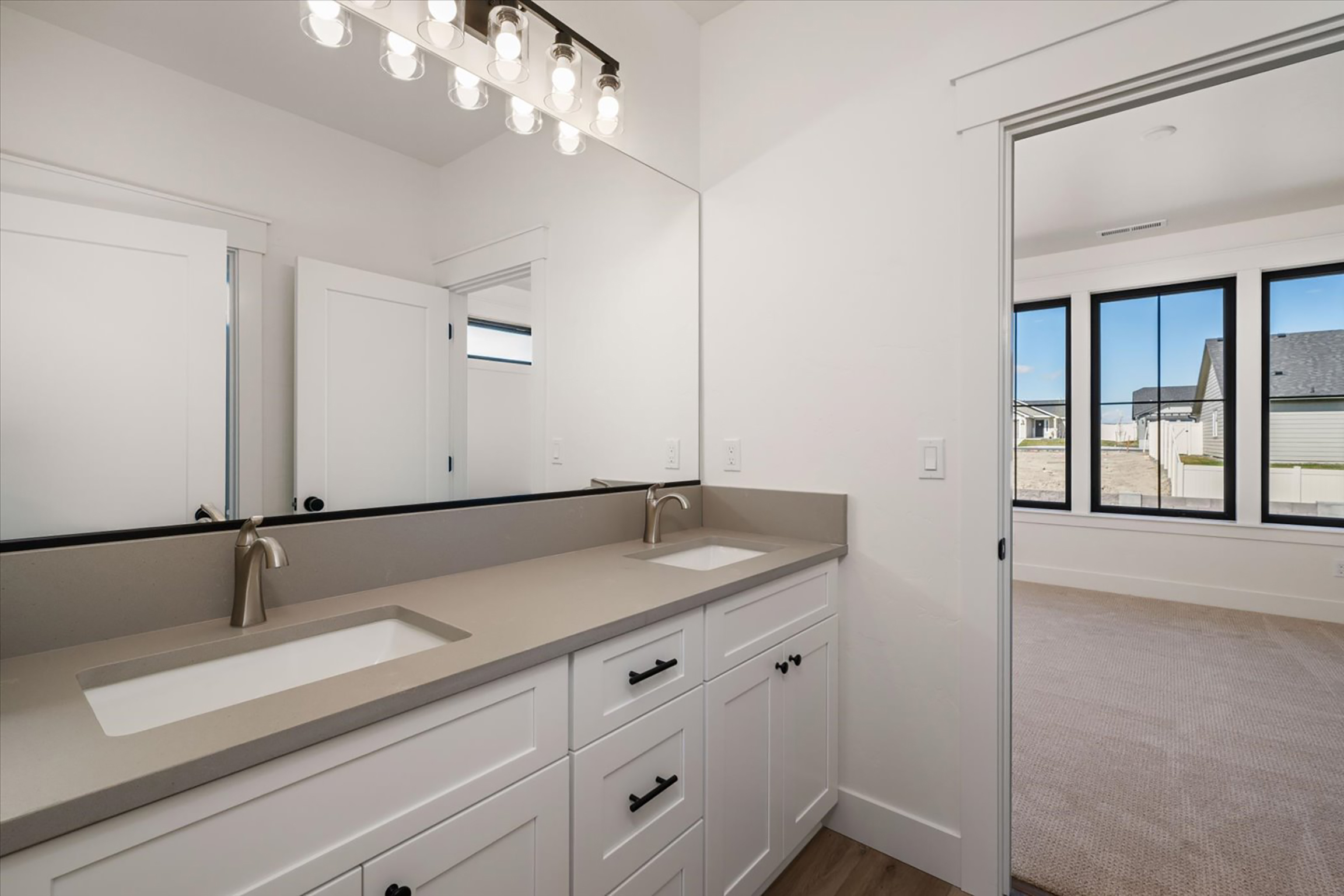  5 bed plus den and 2nd family room, great plan - 物件實景