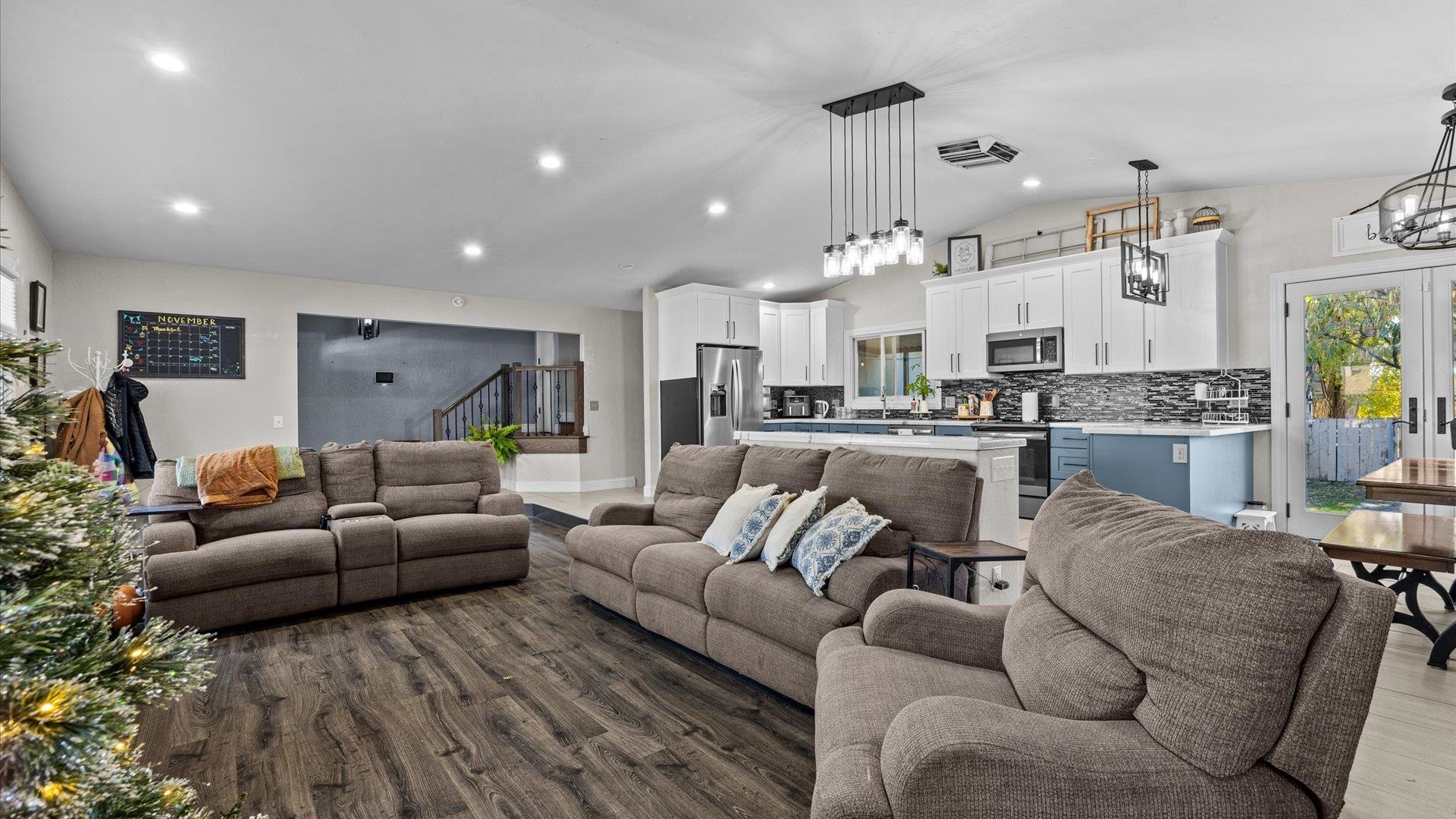 Grand Junction, Colorado, 81506, United States, 6 Bedrooms Bedrooms, ,3 BathroomsBathrooms,Residential,For Sale,1994905