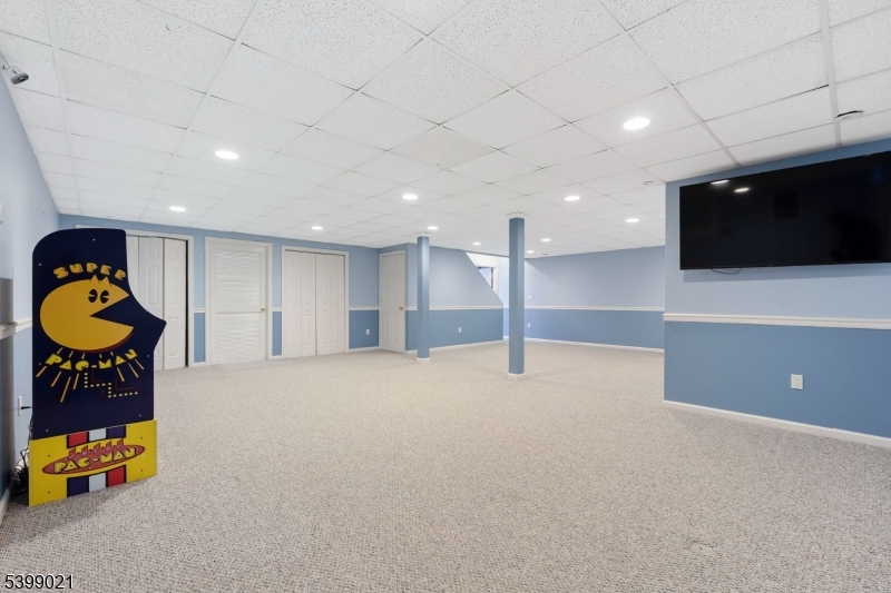 Lafayette Twp., New Jersey, 07848, United States, 5 Bedrooms Bedrooms, ,4 BathroomsBathrooms,Residential,For Sale,2003024