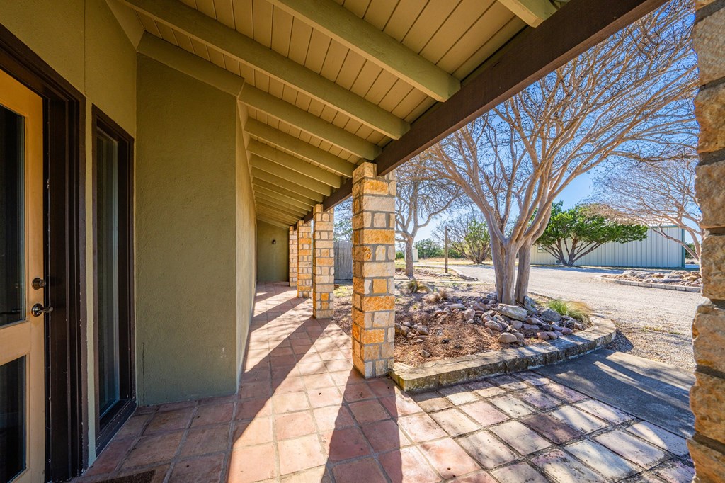 Kerrville, Texas, 78028, United States, 4 Bedrooms Bedrooms, ,5 BathroomsBathrooms,Residential,For Sale,1735504