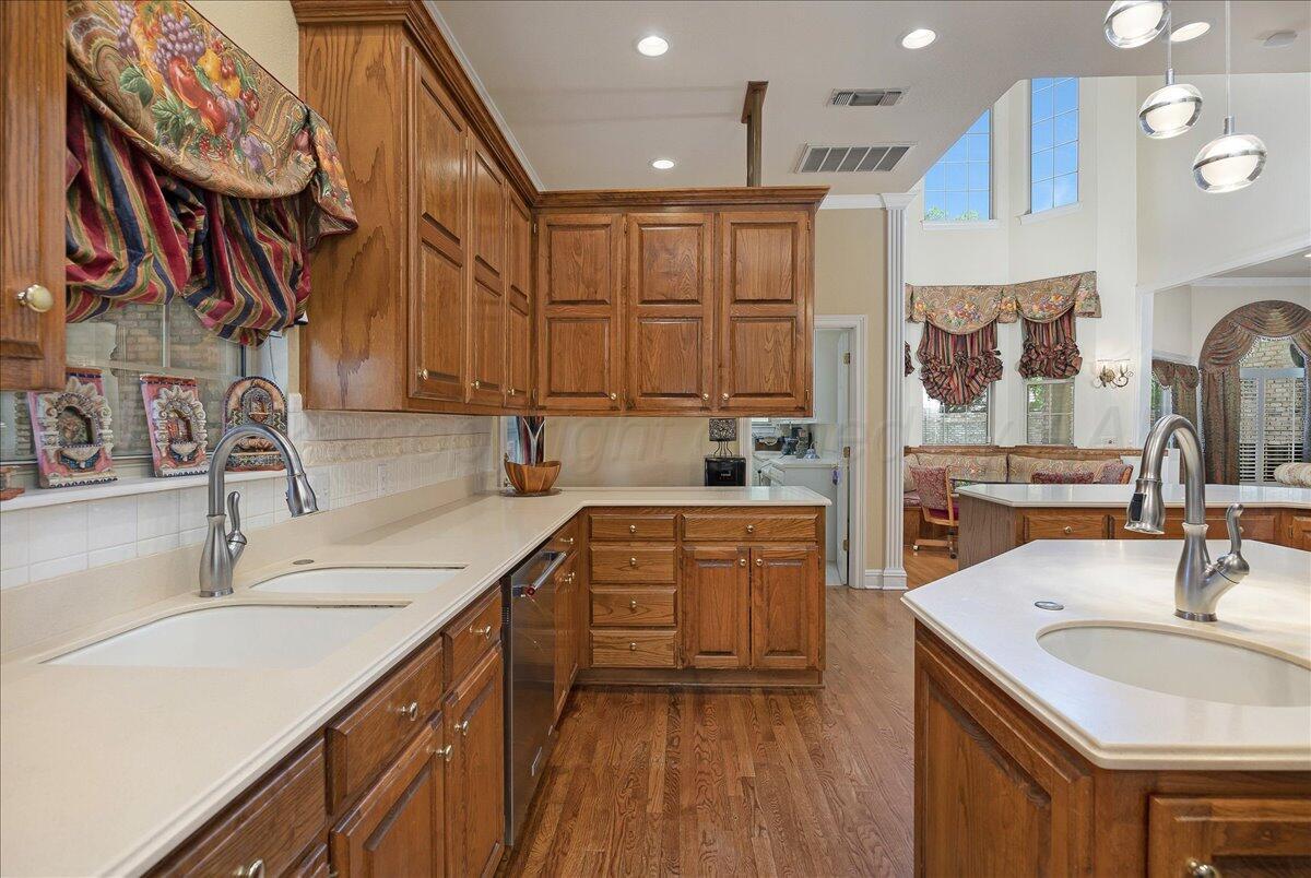 Amarillo, Texas, 79121, United States, 5 Bedrooms Bedrooms, ,4 BathroomsBathrooms,Residential,For Sale,1821346