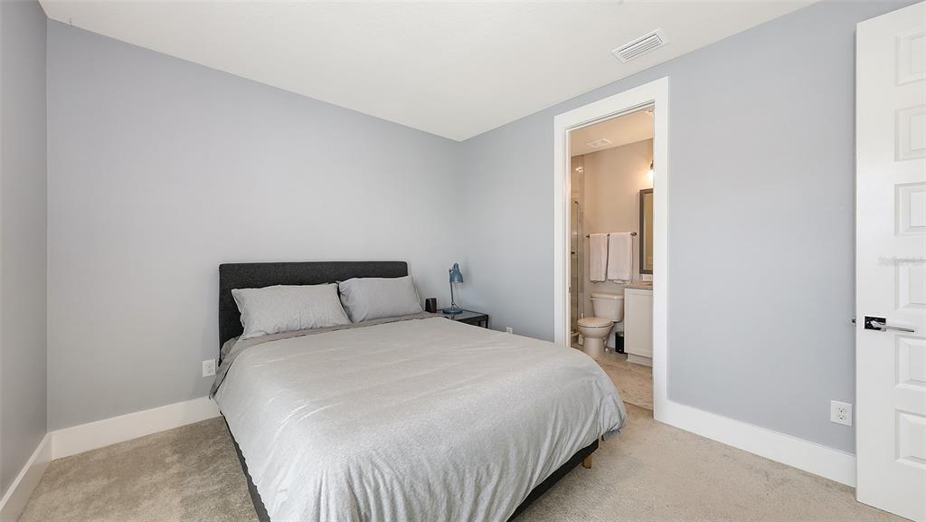 Sarasota, Florida, 34236, United States, 3 Bedrooms Bedrooms, ,4 BathroomsBathrooms,Residential,For Sale,1986560