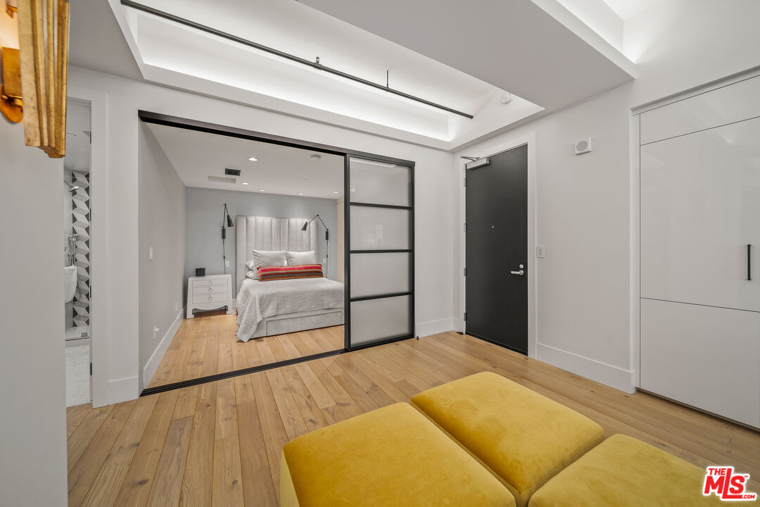 Los Angeles, California, 90014, United States, 2 Bedrooms Bedrooms, ,2 BathroomsBathrooms,Residential,For Sale,1938592