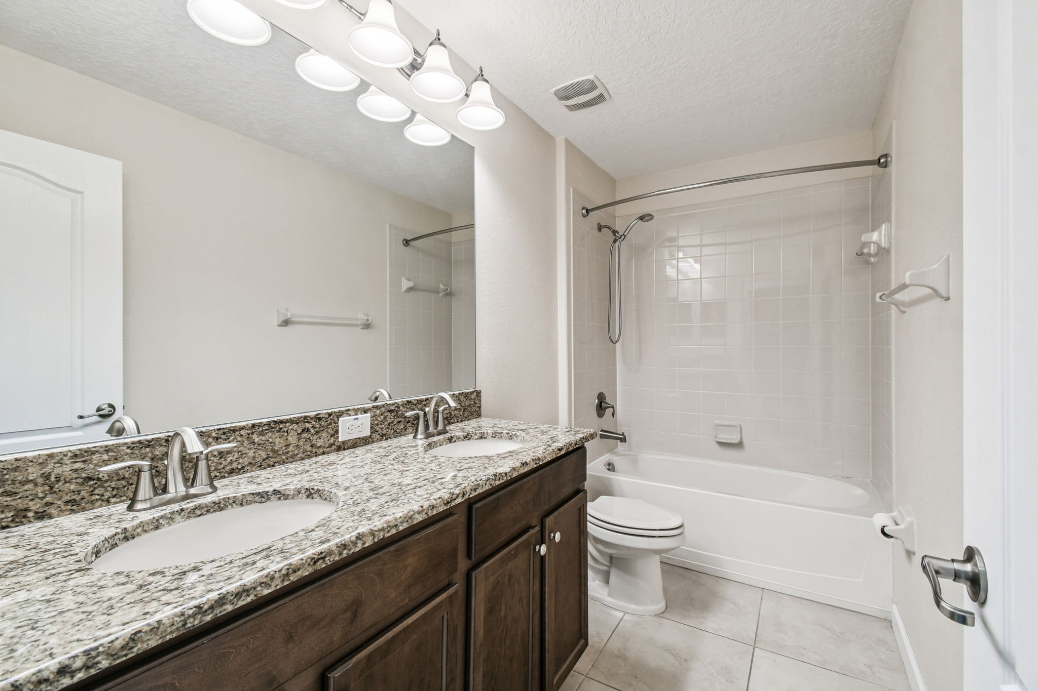 New Port Richey, Florida, 34655, United States, 6 Bedrooms Bedrooms, ,4 BathroomsBathrooms,Residential,For Sale,1980137