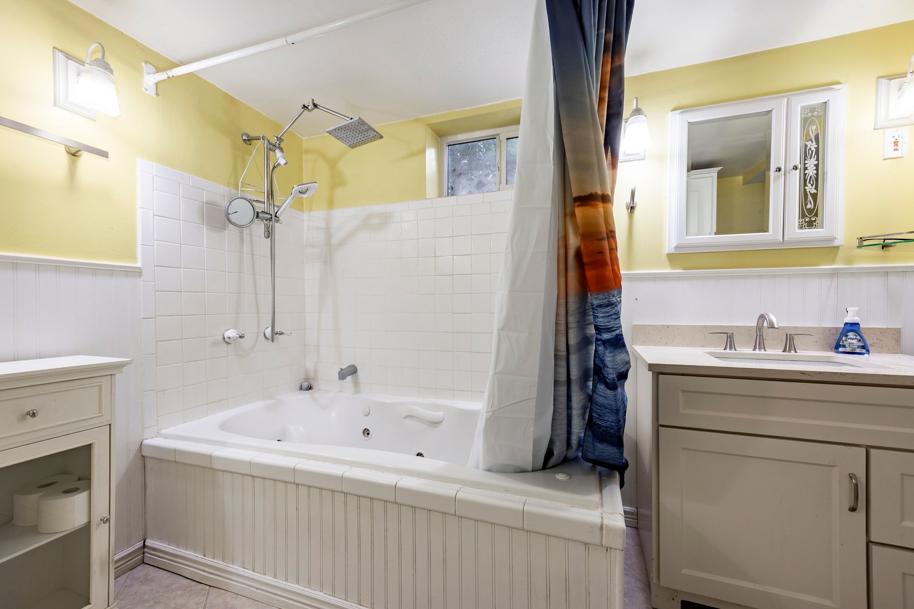  Charming Home with Detached Garage - 物件實景