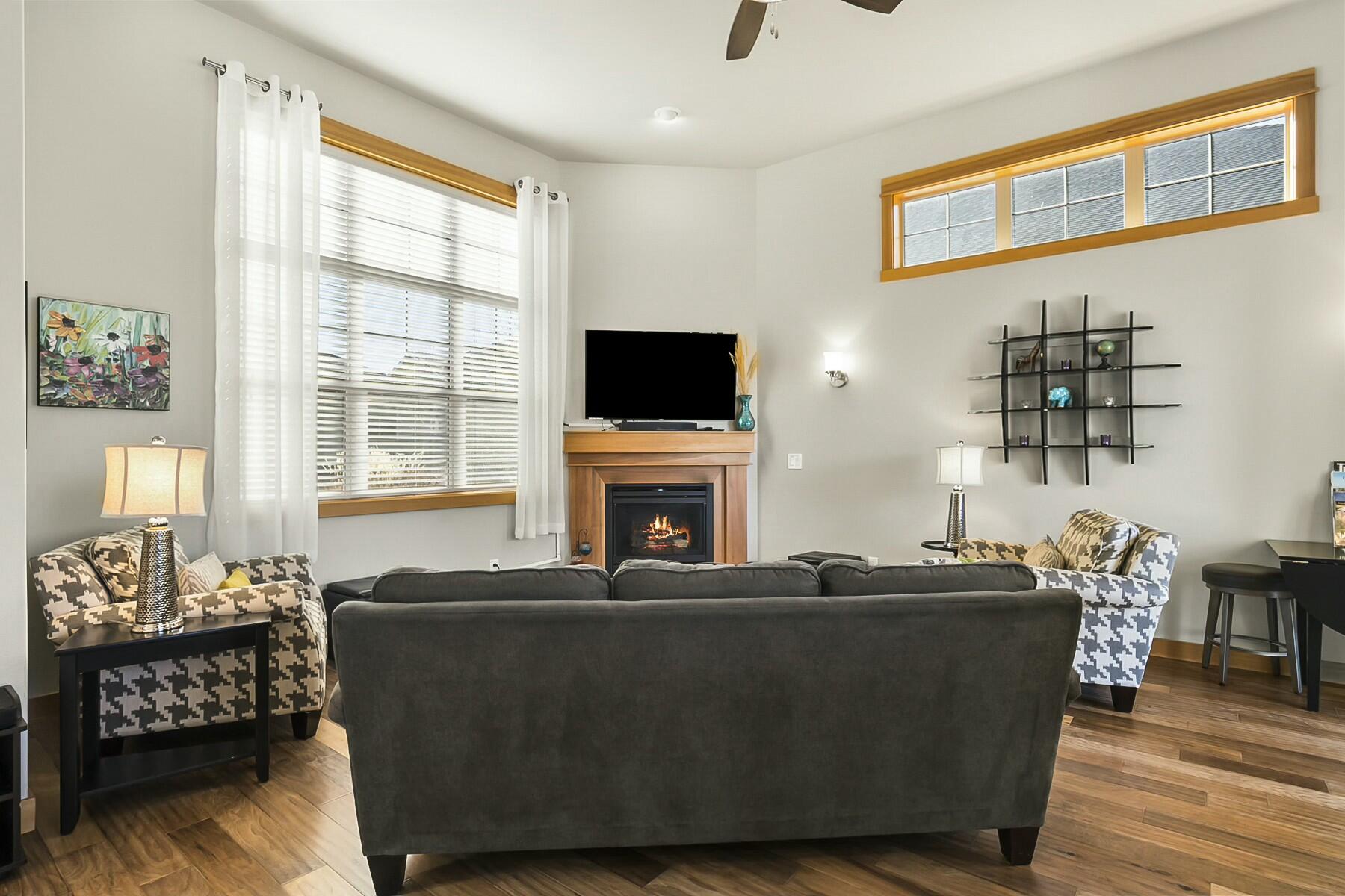 Redmond, Oregon, 97756, United States, 3 Bedrooms Bedrooms, ,2 BathroomsBathrooms,Residential,For Sale,1729232