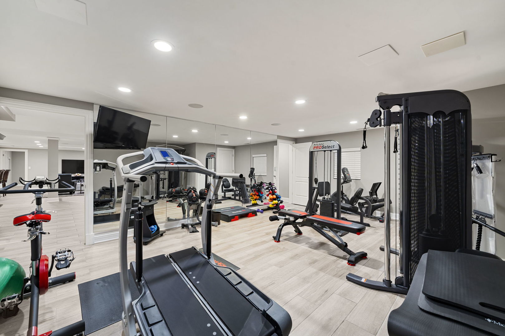 Lake Forest, Illinois, 60045, United States, 6 Bedrooms Bedrooms, ,7 BathroomsBathrooms,Residential,For Sale,1989872