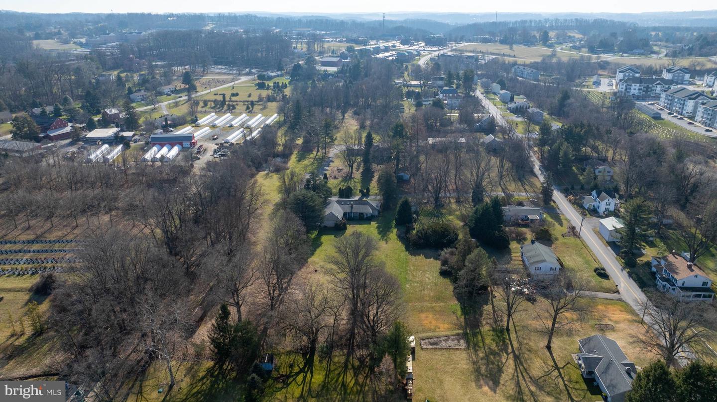 York, Pennsylvania, 17403, United States, 4 Bedrooms Bedrooms, ,2 BathroomsBathrooms,Residential,For Sale,1986541