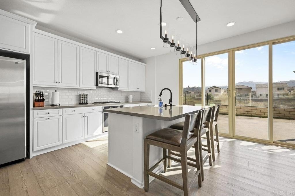 Valley Center, California, 92082, United States, 5 Bedrooms Bedrooms, ,4 BathroomsBathrooms,Residential,For Sale,1950839