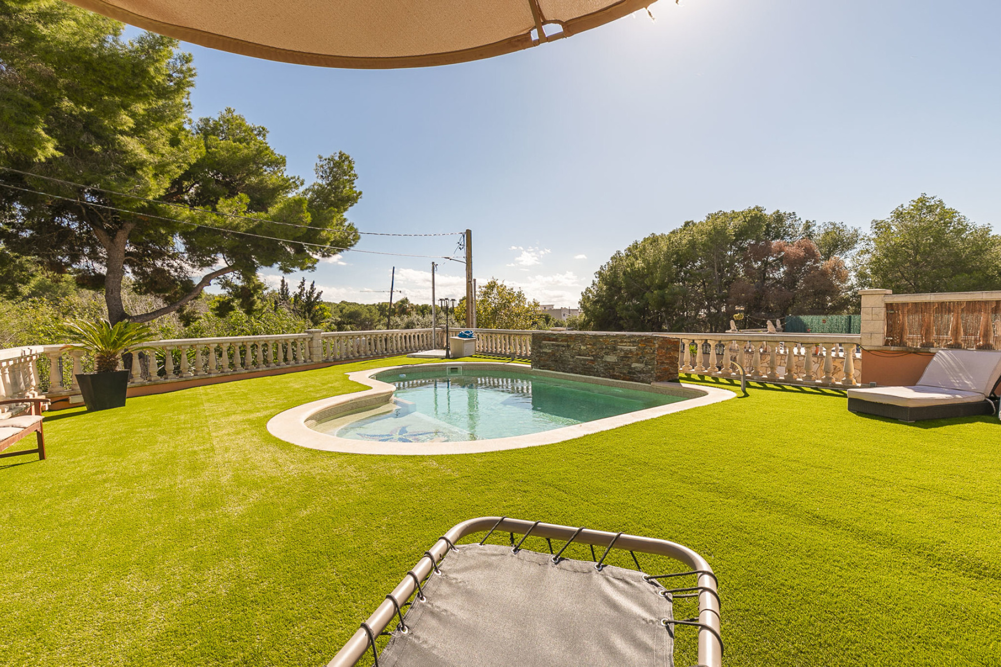  Exclusive one-story property with large garden and swimming pool - 物件實景