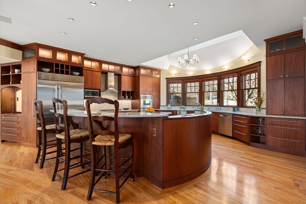 Beverly, Massachusetts, 01915, United States, 5 Bedrooms Bedrooms, ,8 BathroomsBathrooms,Residential,For Sale,1784465