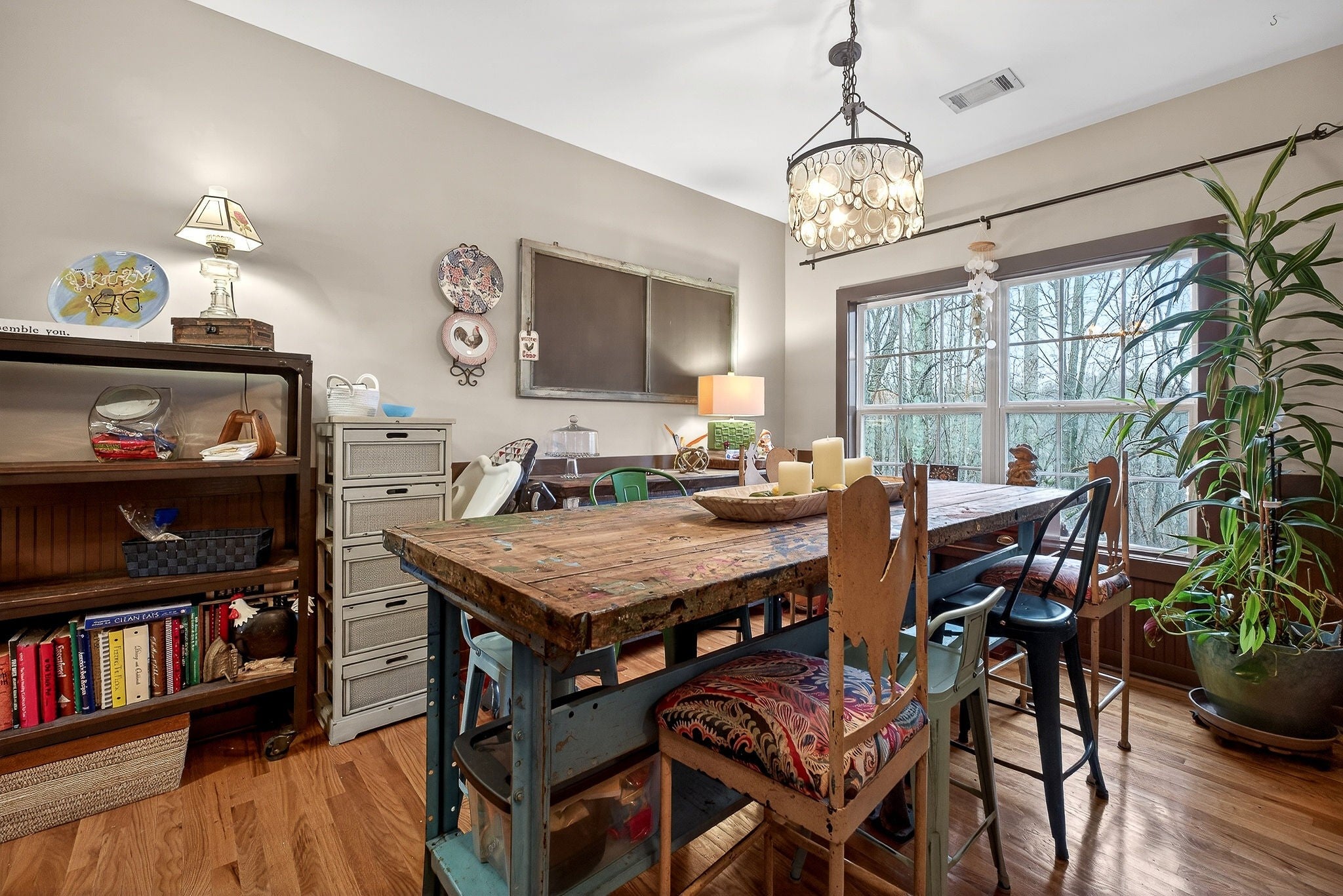 Smithville, Tennessee, 37166, United States, 4 Bedrooms Bedrooms, ,3 BathroomsBathrooms,Residential,For Sale,2008233