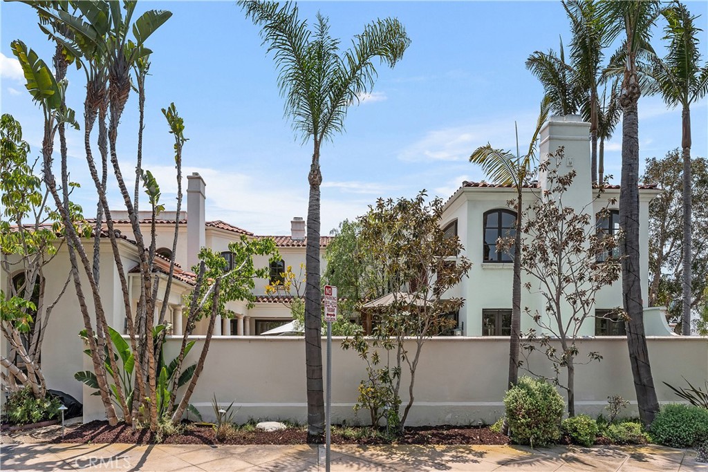 Newport Beach, California, 92663, United States, 5 Bedrooms Bedrooms, ,4 BathroomsBathrooms,Residential,For Sale,1848621