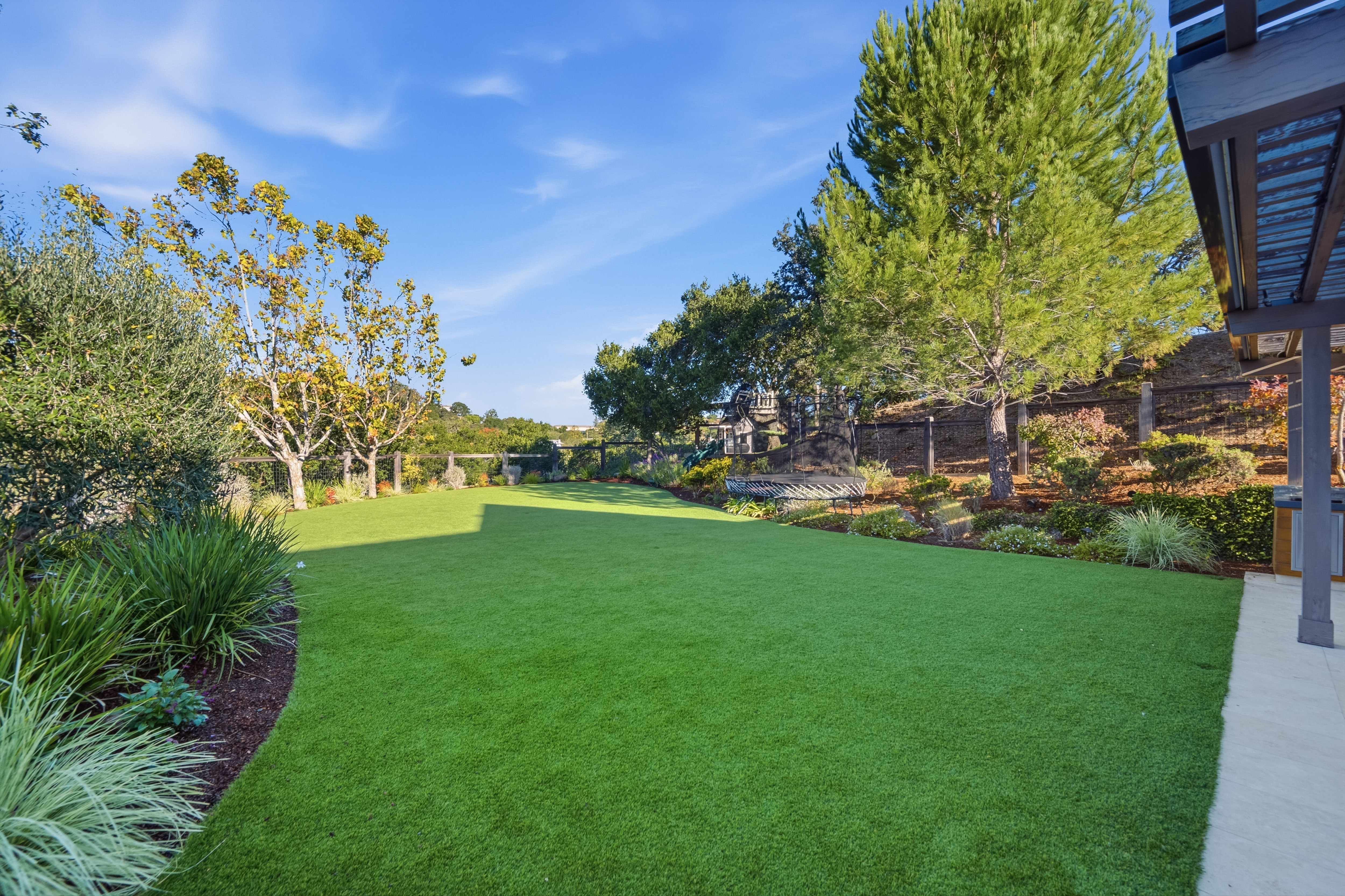  English Country Manor & Guest House on 1.7 Acres - 物件實景