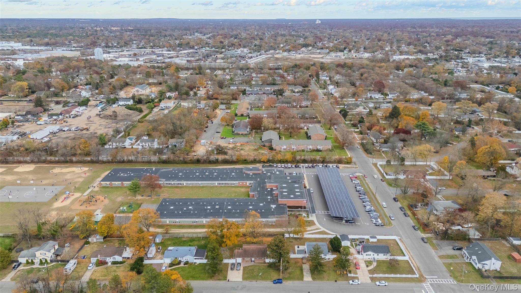 Bay Shore, New York, 11706, United States, 3 Bedrooms Bedrooms, ,3 BathroomsBathrooms,Residential,For Sale,1992406