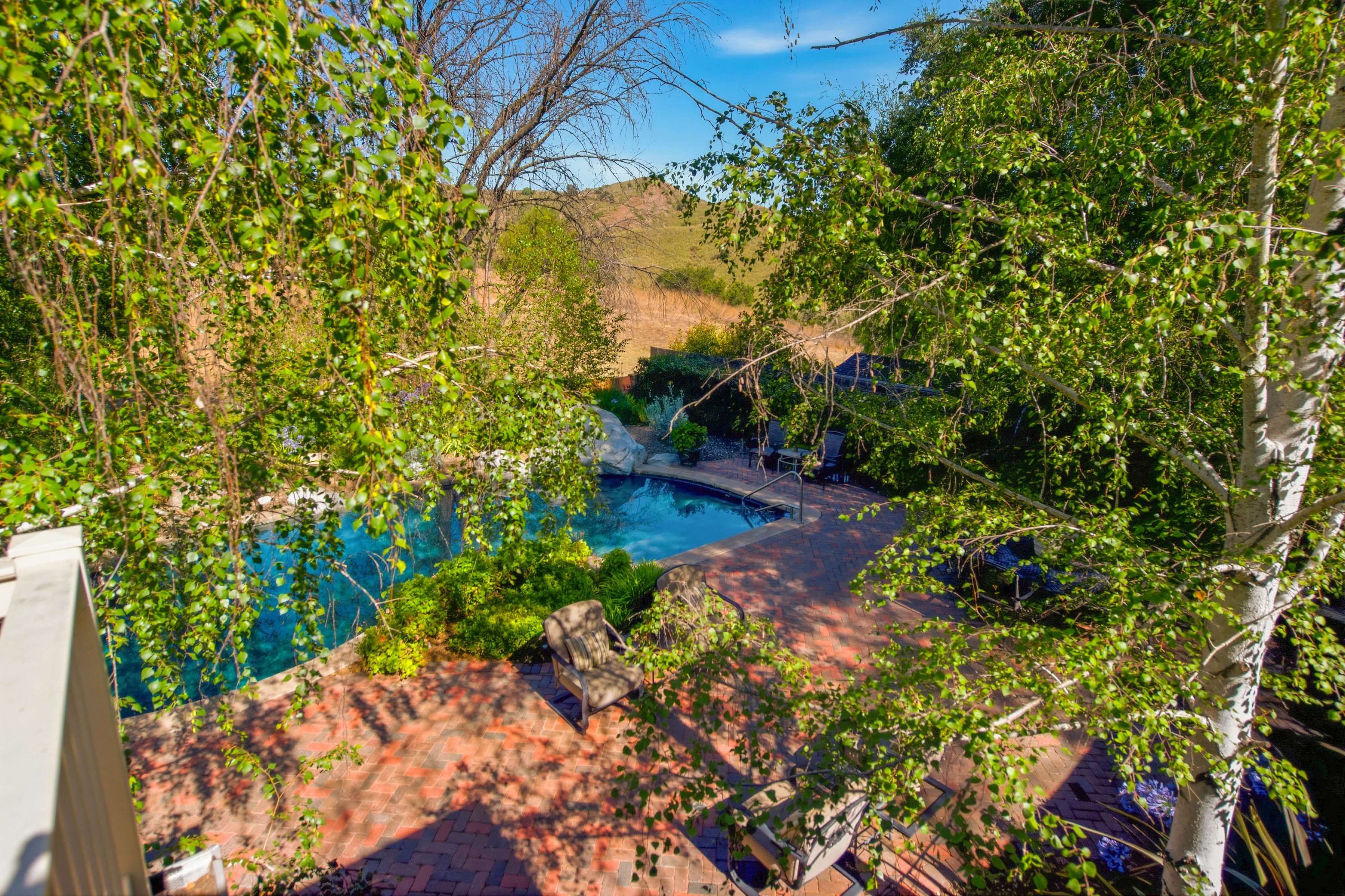  Gated Estate on Nearly 2 Acres - 物件實景