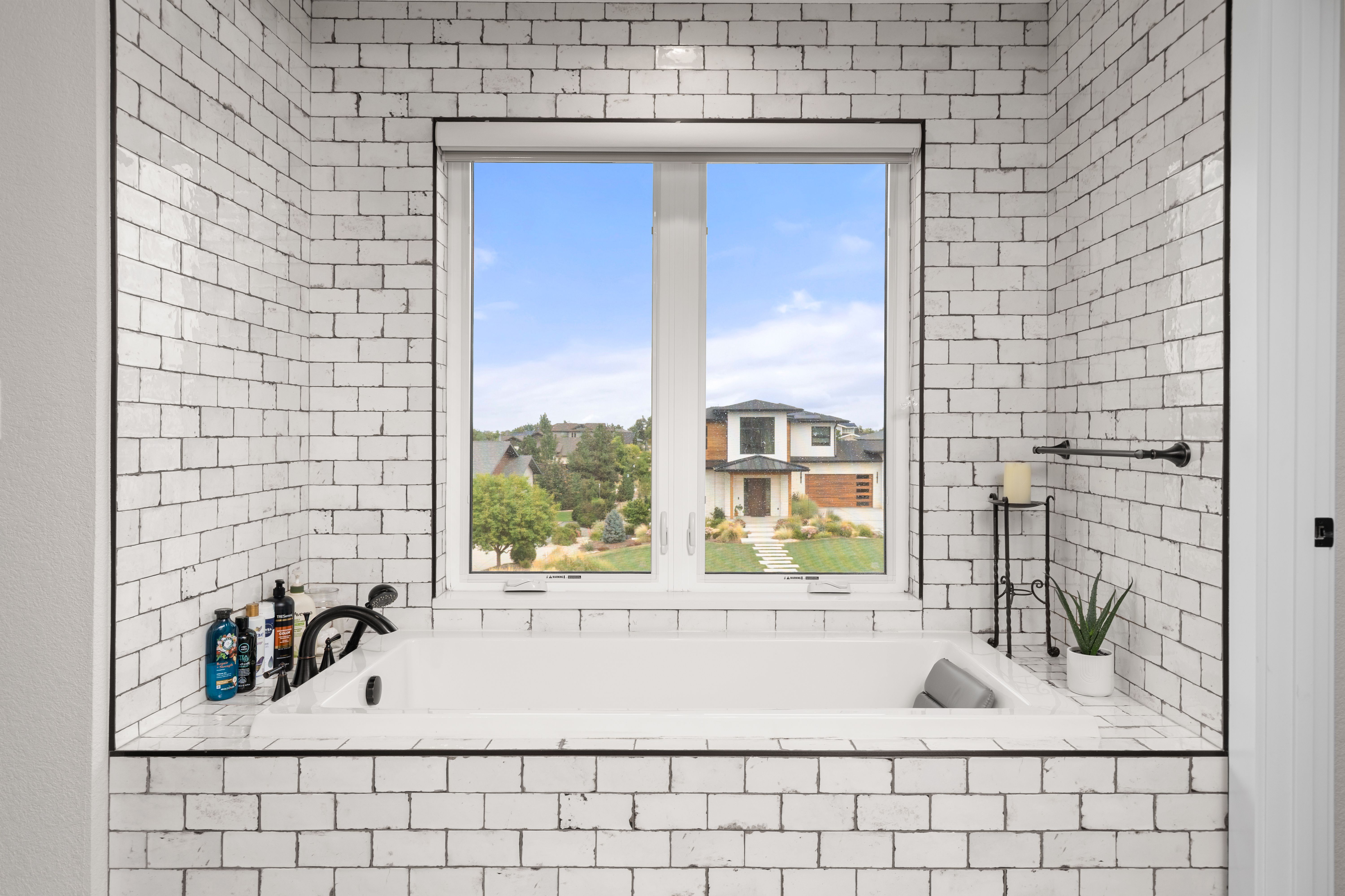  Amazing Opportunity For Multigenerational Living - 物件實景
