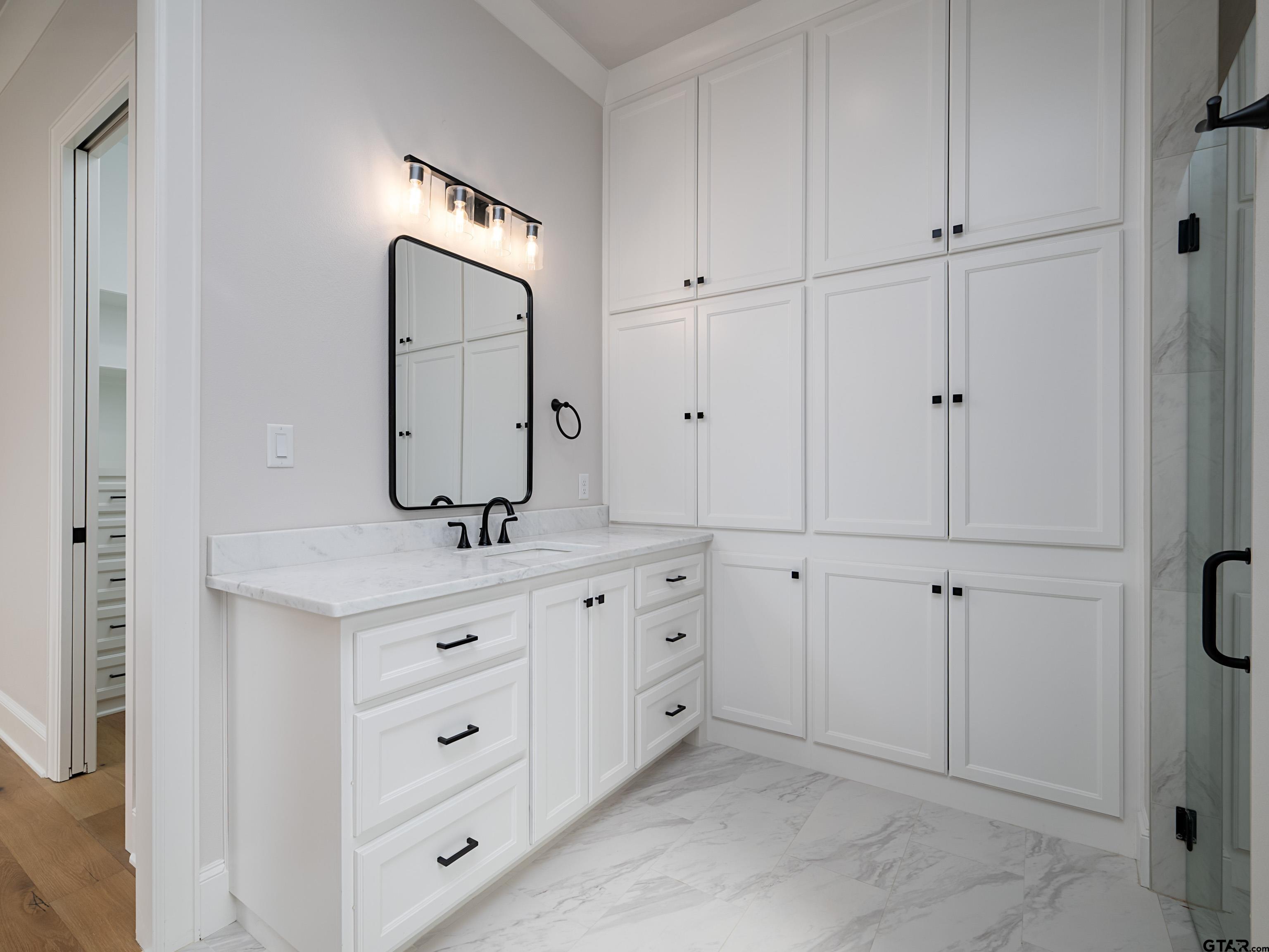 Tyler, Texas, 75703, United States, 3 Bedrooms Bedrooms, ,3 BathroomsBathrooms,Residential,For Sale,1985423