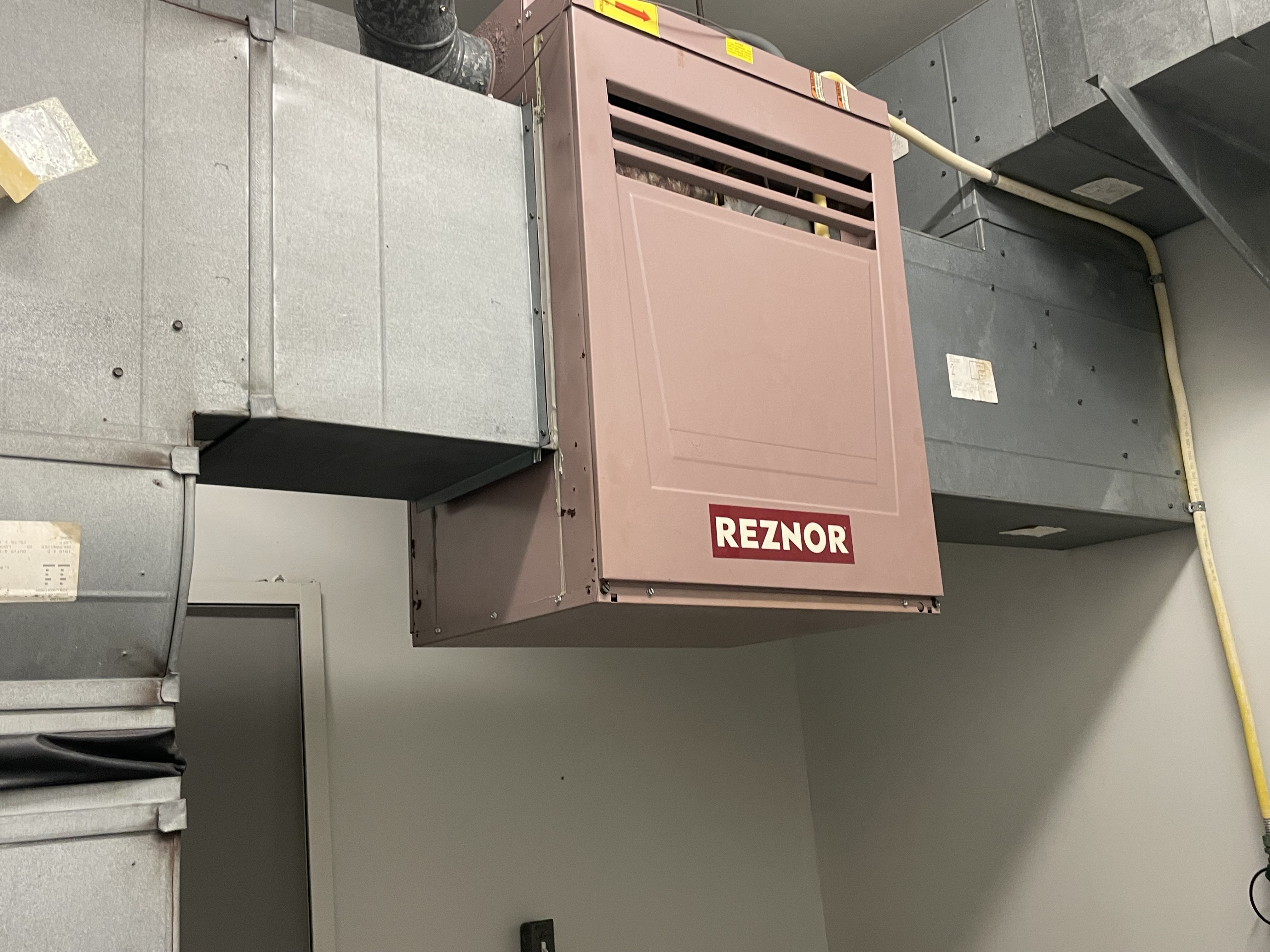 Murphysboro, Illinois, 62966, United States, 5 Bedrooms Bedrooms, ,6 BathroomsBathrooms,Residential,For Sale,1977081