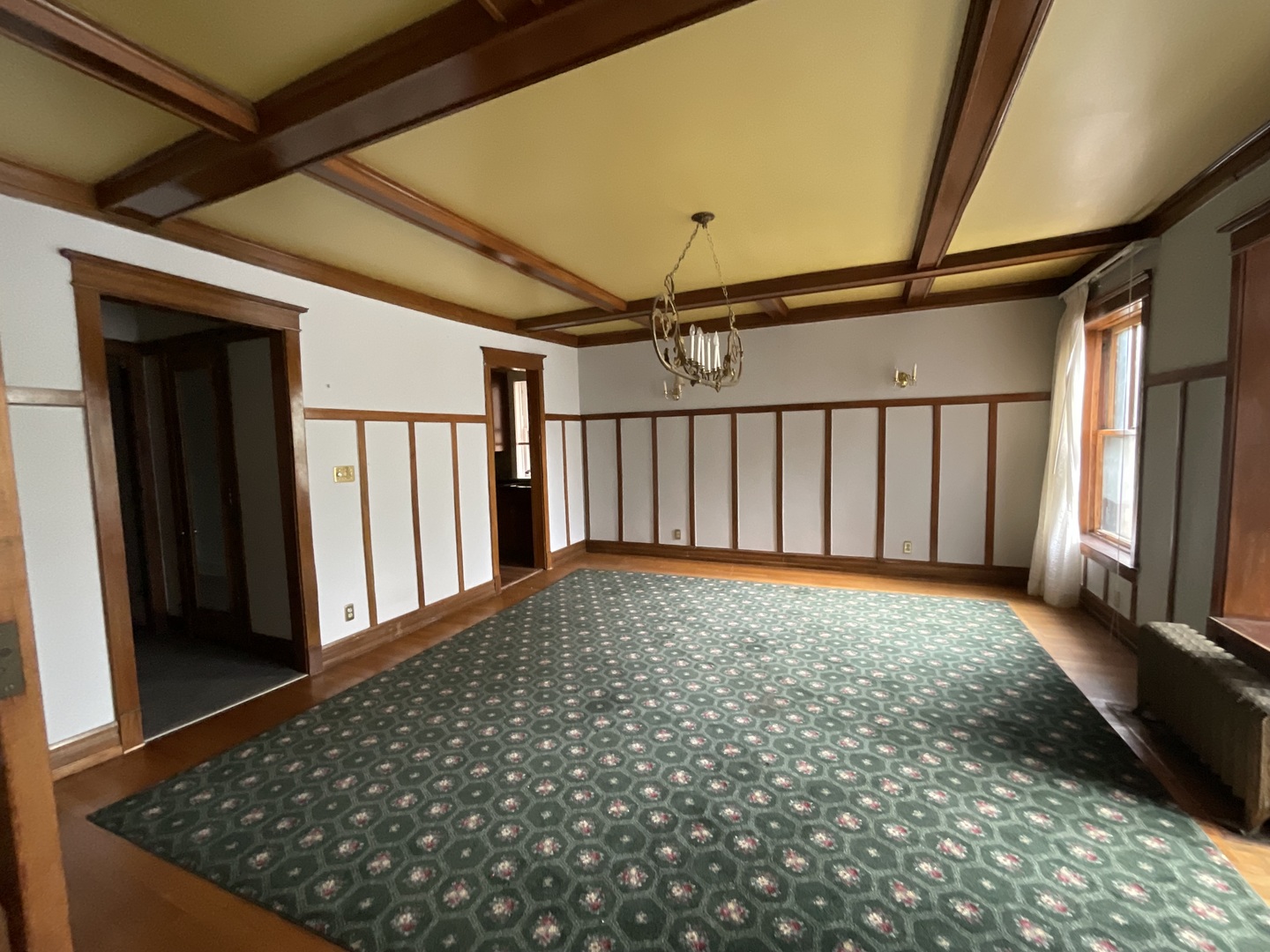 Chicago, Illinois, 60615, United States, 5 Bedrooms Bedrooms, ,3 BathroomsBathrooms,Residential,For Sale,1961563