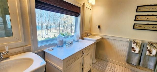 Park Hill, Oklahoma, 74451, United States, 5 Bedrooms Bedrooms, ,4 BathroomsBathrooms,Residential,For Sale,1974610