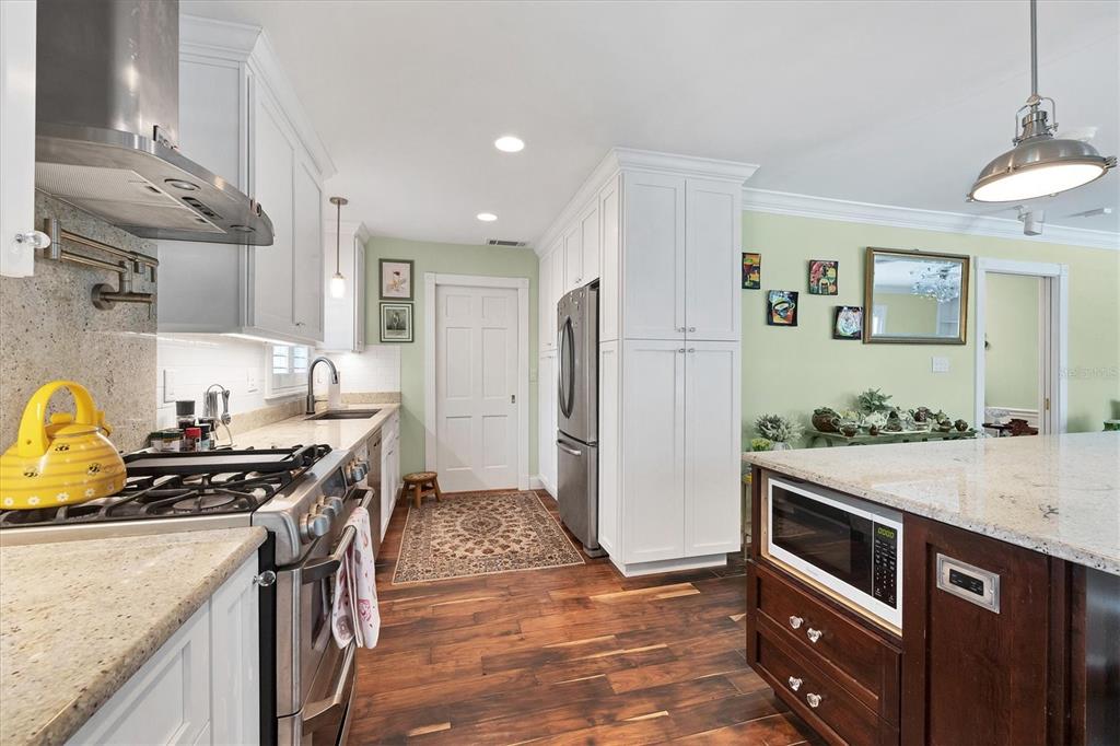 Tampa, Florida, 33629, United States, 4 Bedrooms Bedrooms, ,3 BathroomsBathrooms,Residential,For Sale,1885727