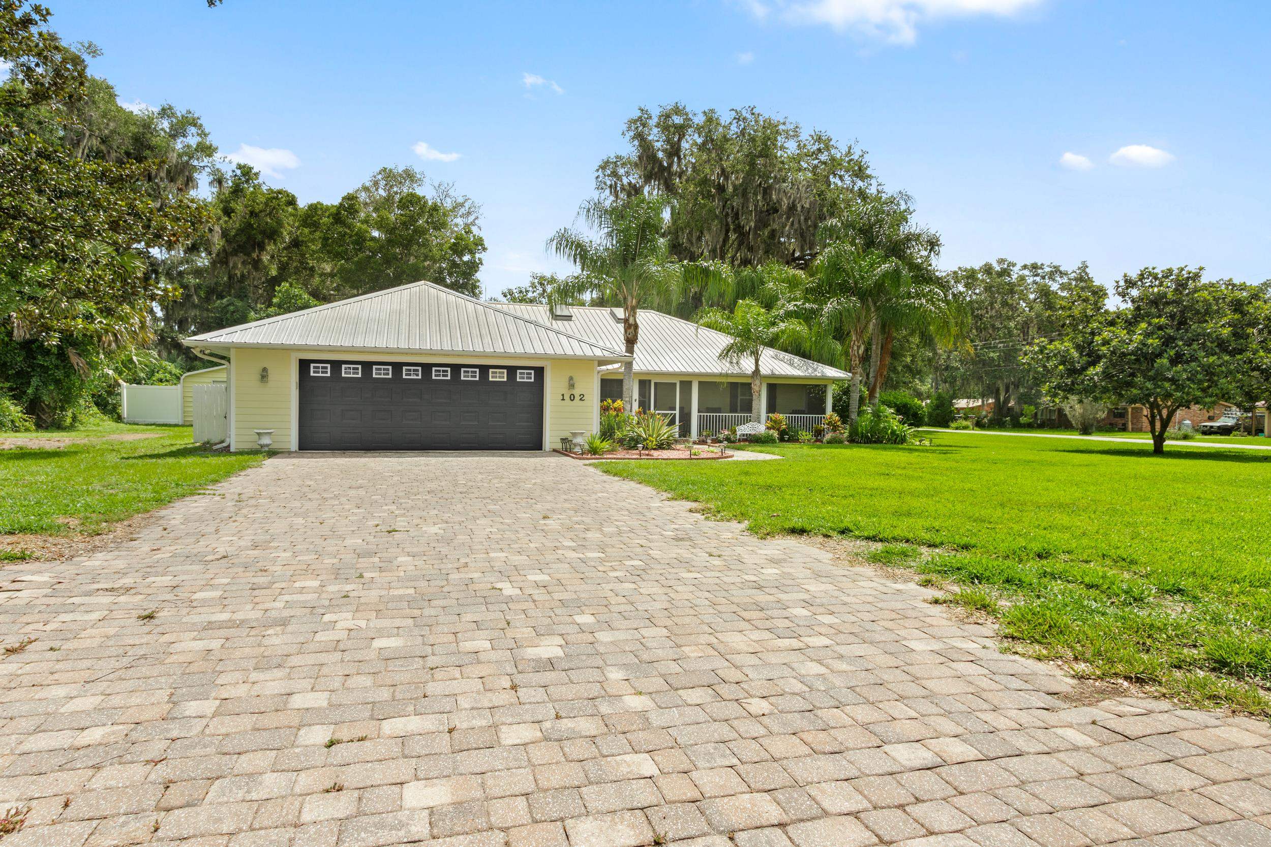 East Palatka, Florida, 32131, United States, 3 Bedrooms Bedrooms, ,2 BathroomsBathrooms,Residential,For Sale,1983358