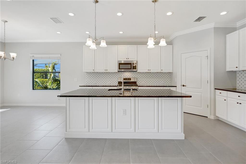 Fort Myers, Florida, 33905, United States, 3 Bedrooms Bedrooms, ,3 BathroomsBathrooms,Residential,For Sale,1762206