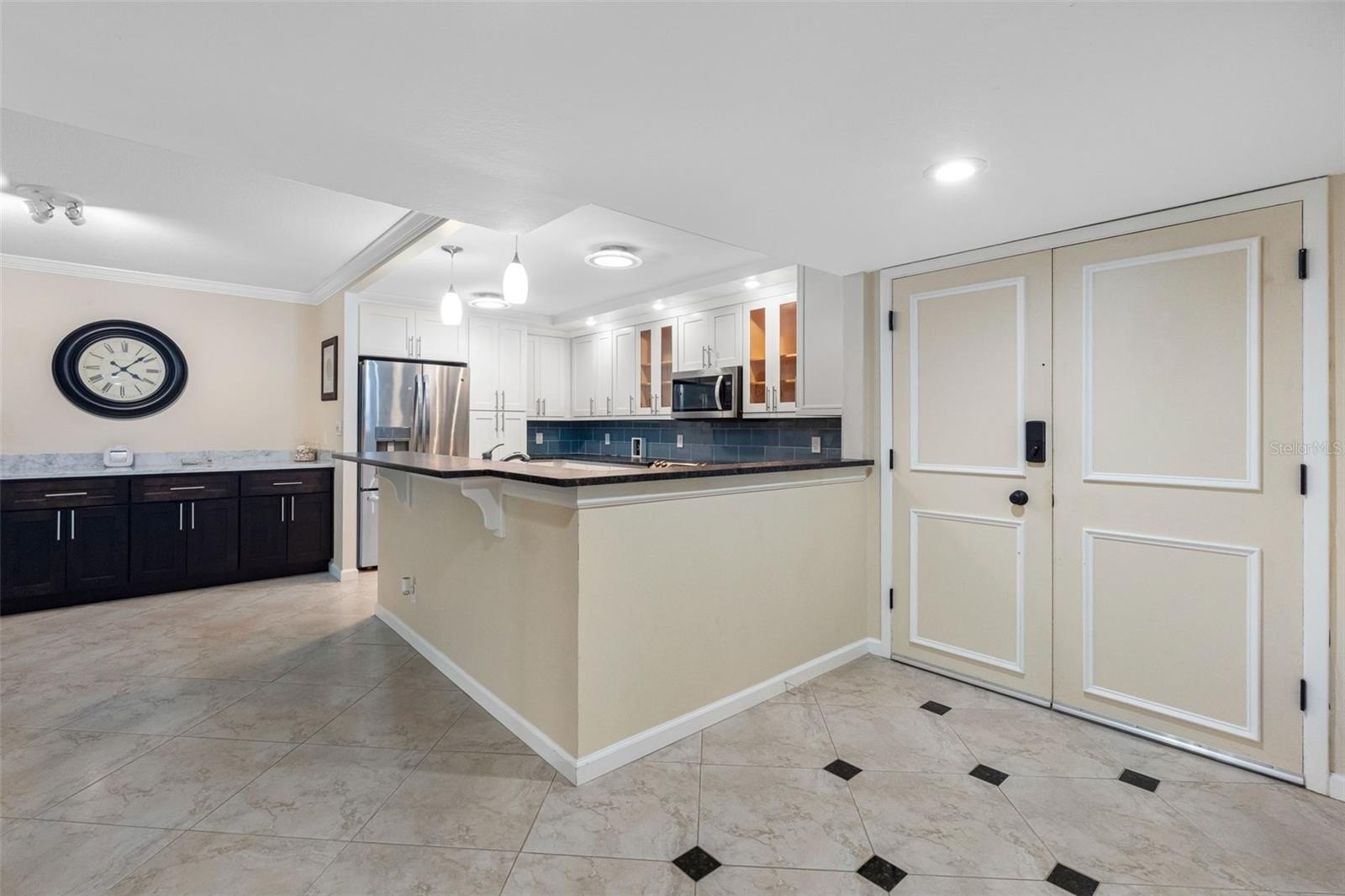 CLEARWATER BEACH, Florida, 33767, United States, 2 Bedrooms Bedrooms, ,2 BathroomsBathrooms,Residential,For Sale,1990793