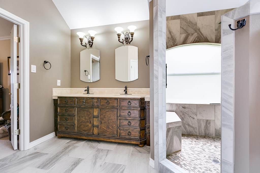 San Angelo, Texas, 76901, United States, 3 Bedrooms Bedrooms, ,3 BathroomsBathrooms,Residential,For Sale,1856673