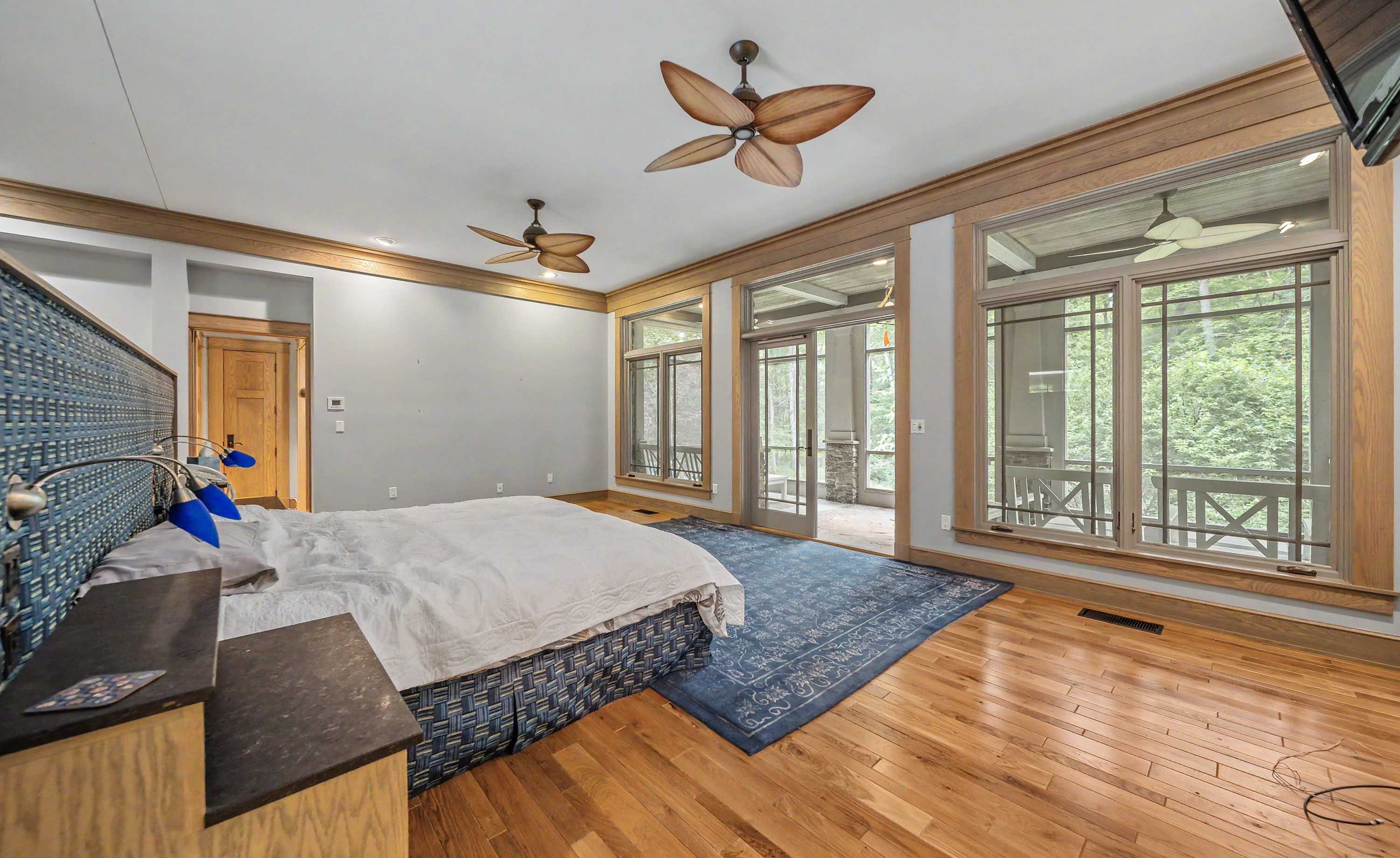  Stunning Prairie-Inspired Estate on 16 Acres of Scenic Woodlands - 物件實景