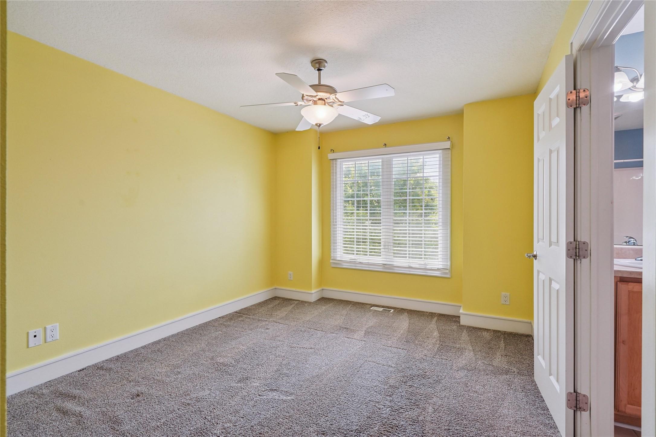 Urbandale, Iowa, 50323, United States, 5 Bedrooms Bedrooms, ,5 BathroomsBathrooms,Residential,For Sale,1978206