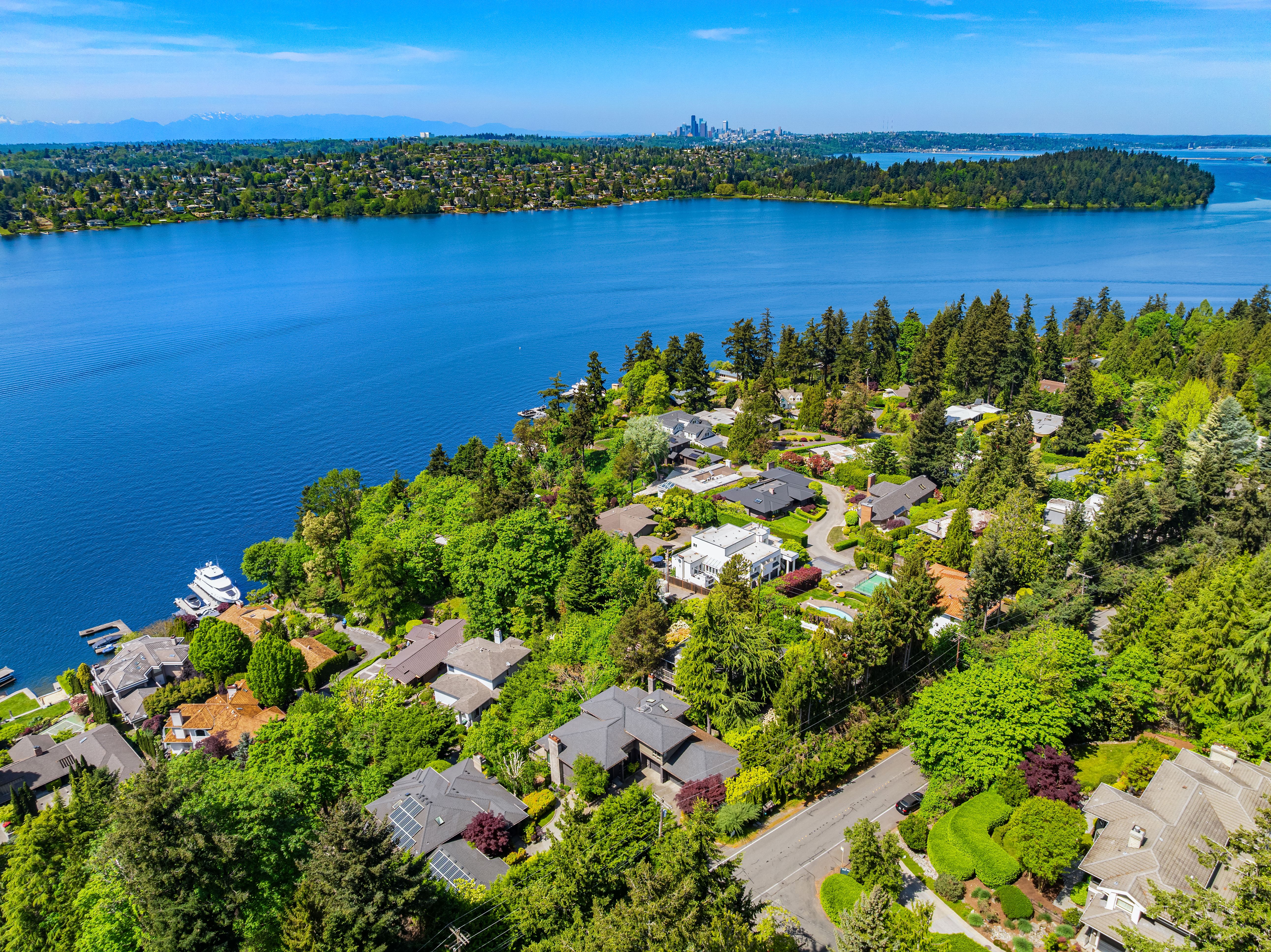  7447 W Mercer Wy, Mercer Island, WA 98040 - 物件實景