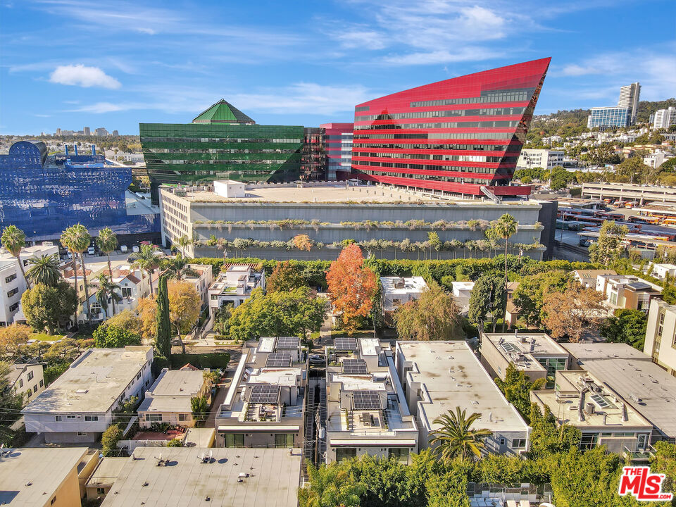 West Hollywood, California, 90069, United States, 3 Bedrooms Bedrooms, ,3 BathroomsBathrooms,Residential,For Sale,1999893