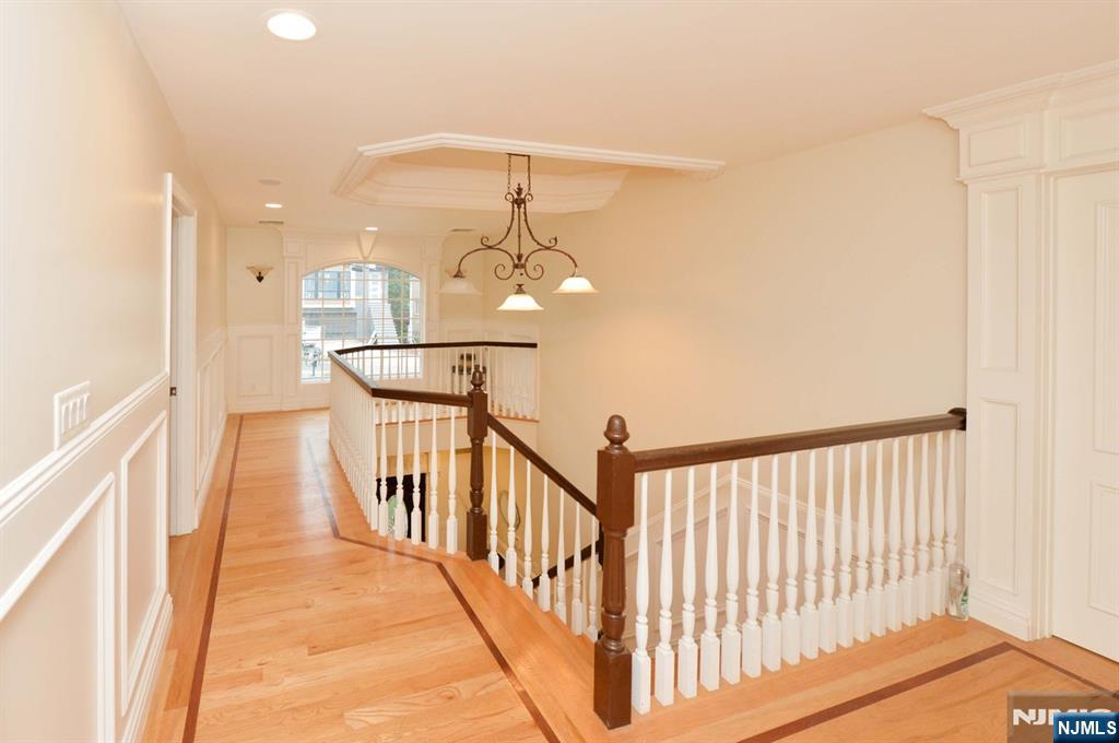 Fort Lee, New Jersey, 07024, United States, 5 Bedrooms Bedrooms, ,5 BathroomsBathrooms,Residential,For Sale,1942232