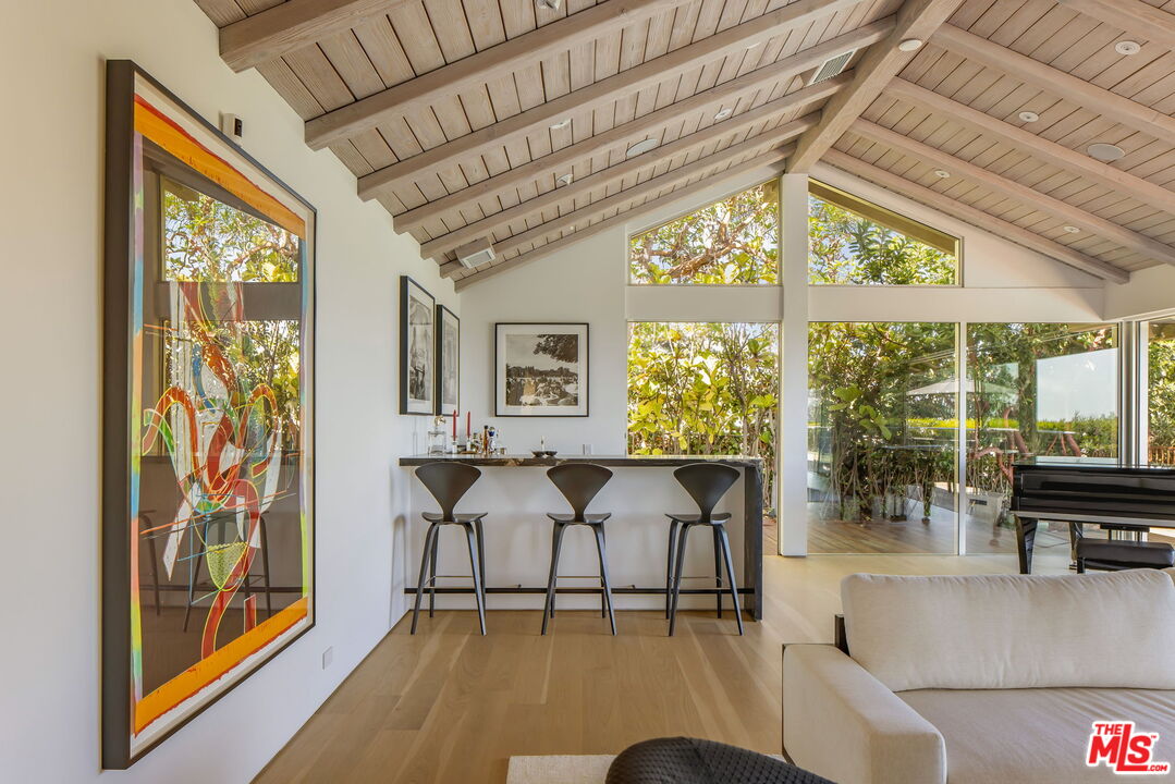 Los Angeles, California, 90049, United States, 5 Bedrooms Bedrooms, ,6 BathroomsBathrooms,Residential,For Sale,1950384