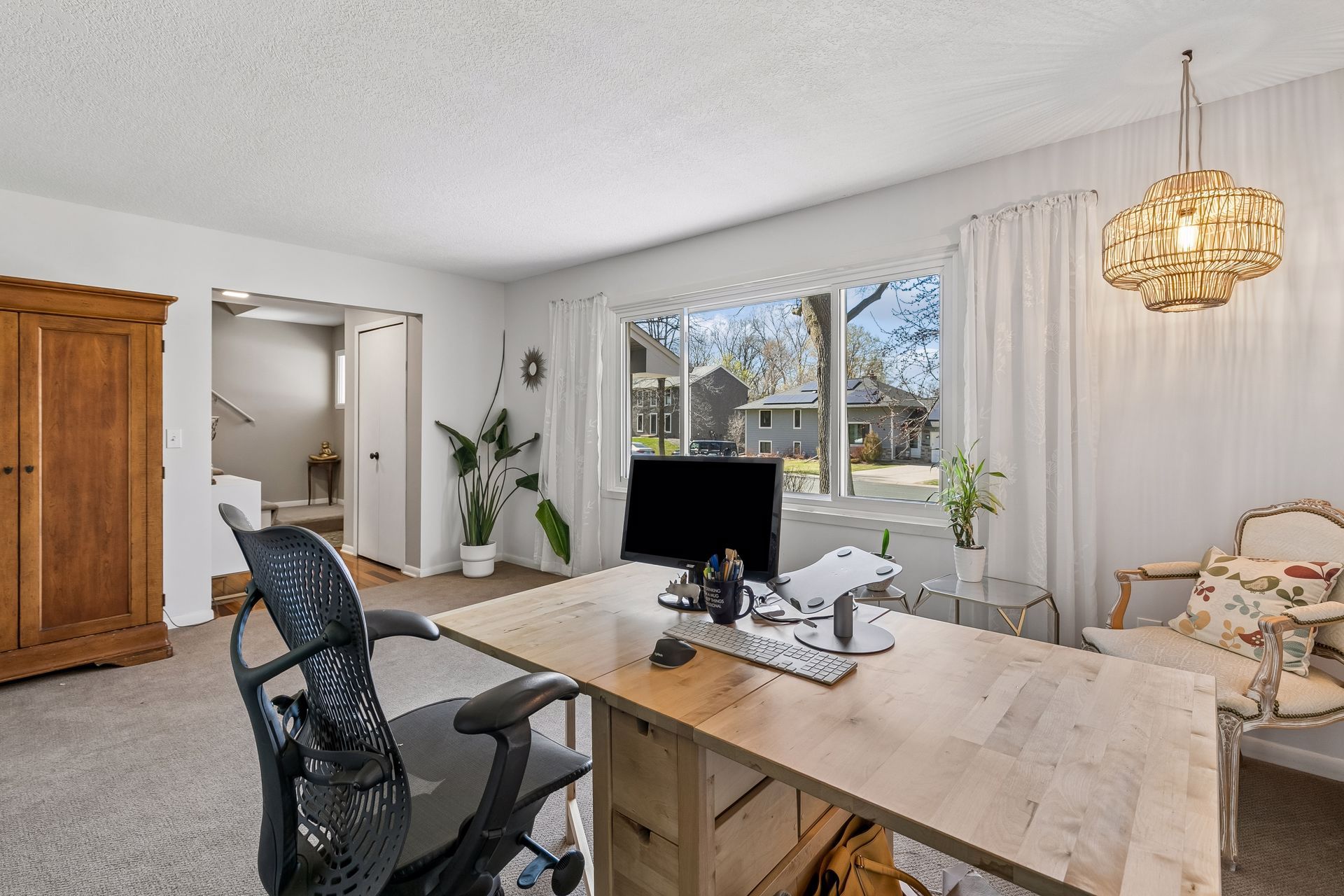  Resort-Style Living with Spectacular Pool and Thoughtfully Designed Spaces - 物件實景