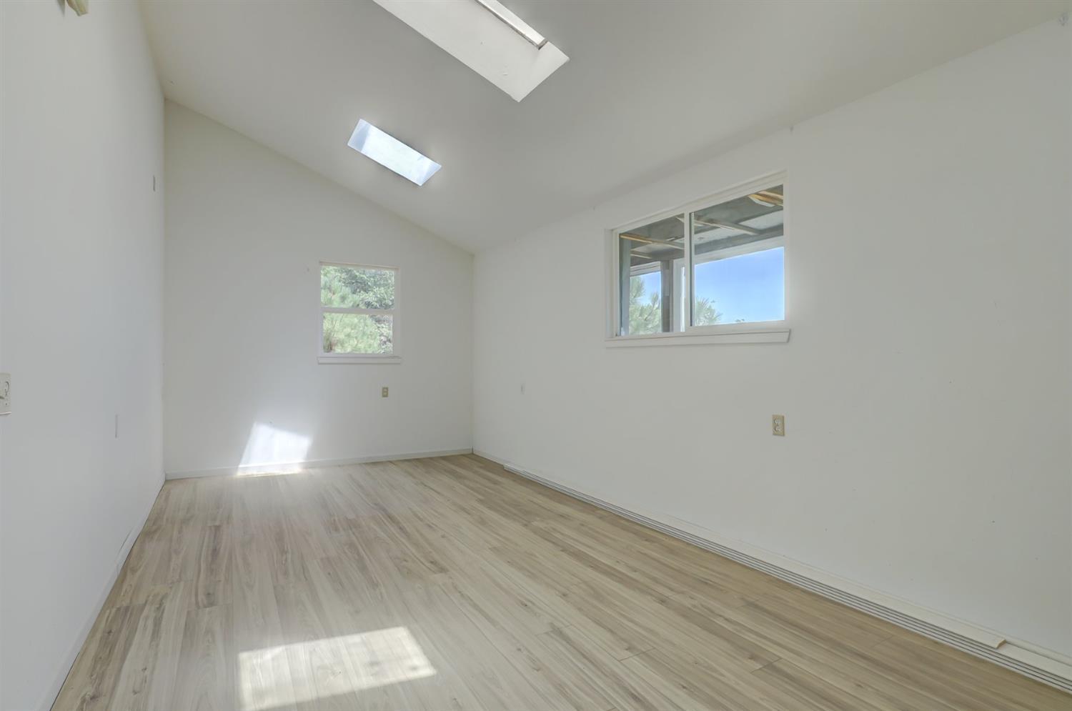 Grass Valley, California, 95945, United States, 3 Bedrooms Bedrooms, ,2 BathroomsBathrooms,Residential,For Sale,1917189