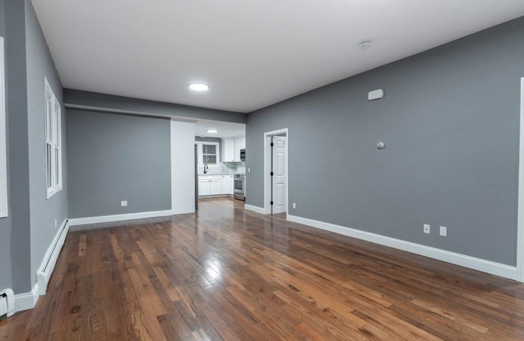 Fall River, Massachusetts, 02724, United States, 9 Bedrooms Bedrooms, ,3 BathroomsBathrooms,Residential,For Sale,1876927