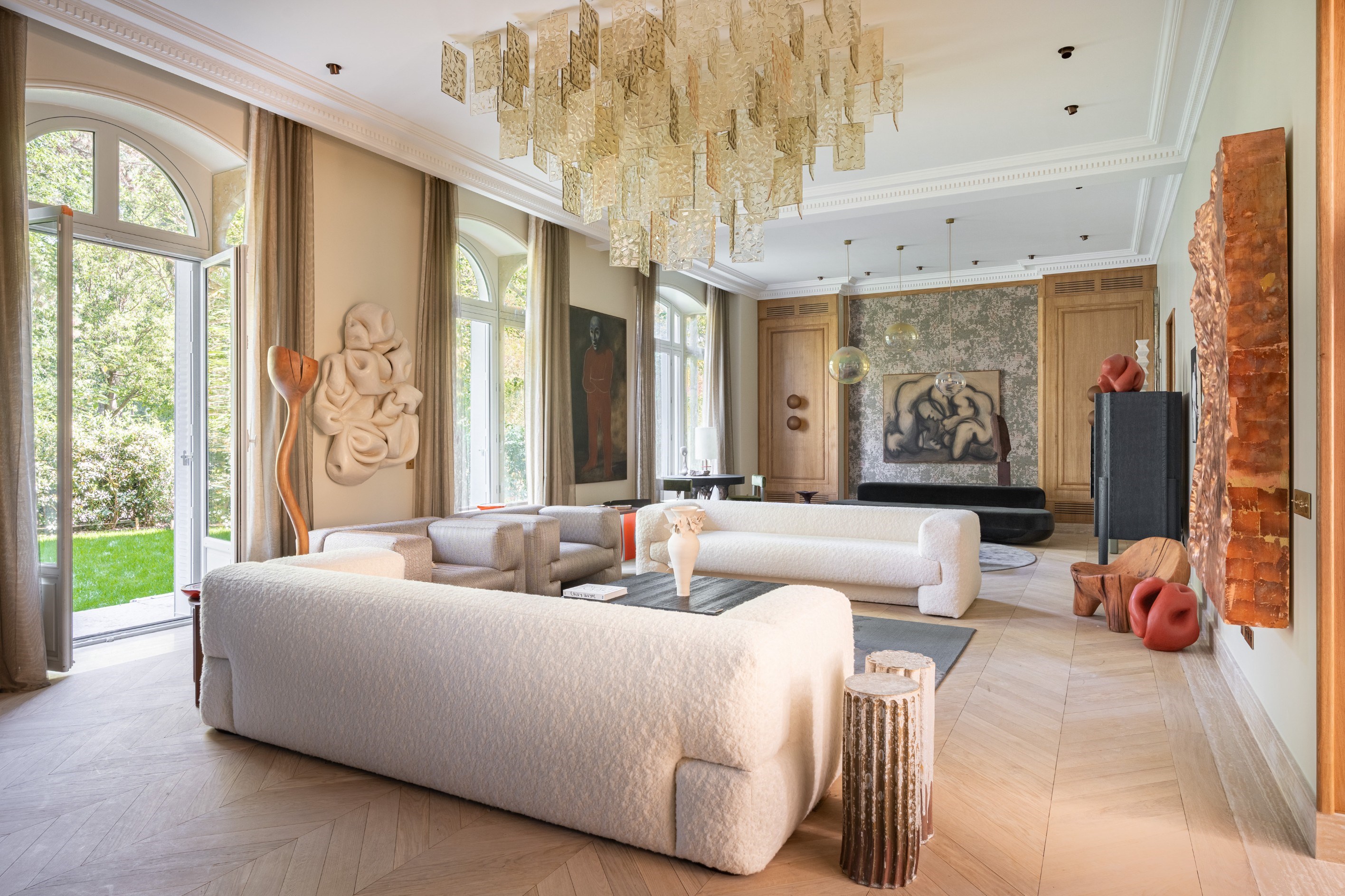  Private mansion between a ceremonial courtyard and a garden opening onto Parc M… - 物件實景