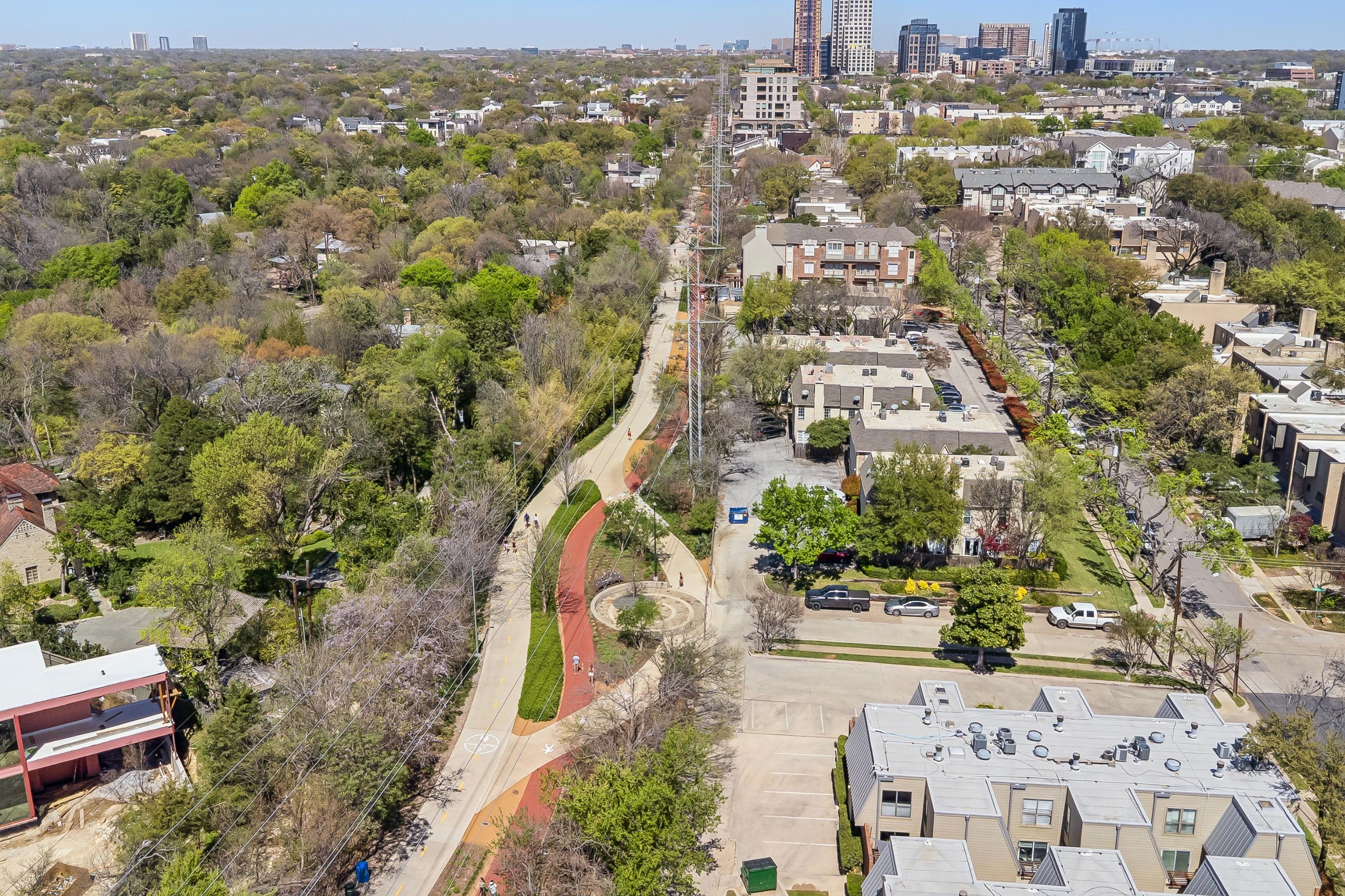  Katy Trail Condo Fully Remodeled with Private Turf Patio - 物件實景