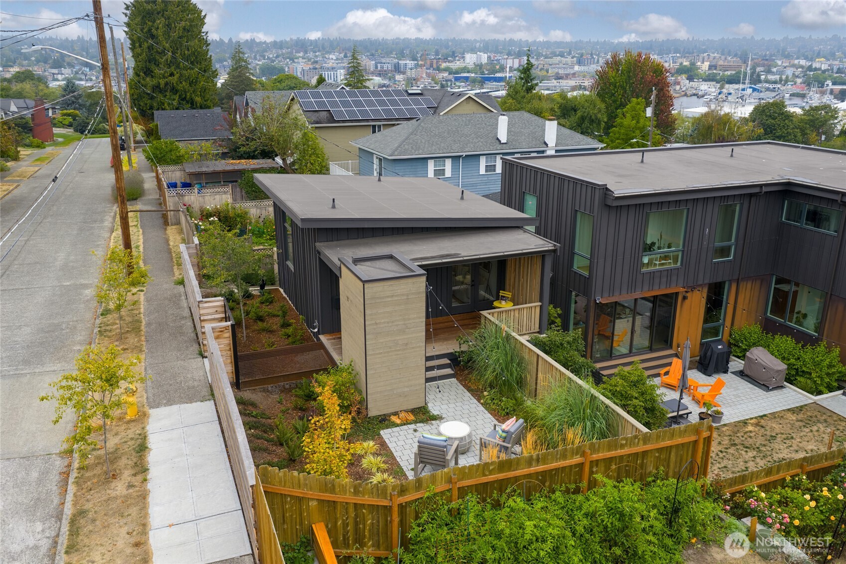 Seattle, Washington, 98199, United States, 2 Bedrooms Bedrooms, ,1 BathroomBathrooms,Residential,For Sale,1950850