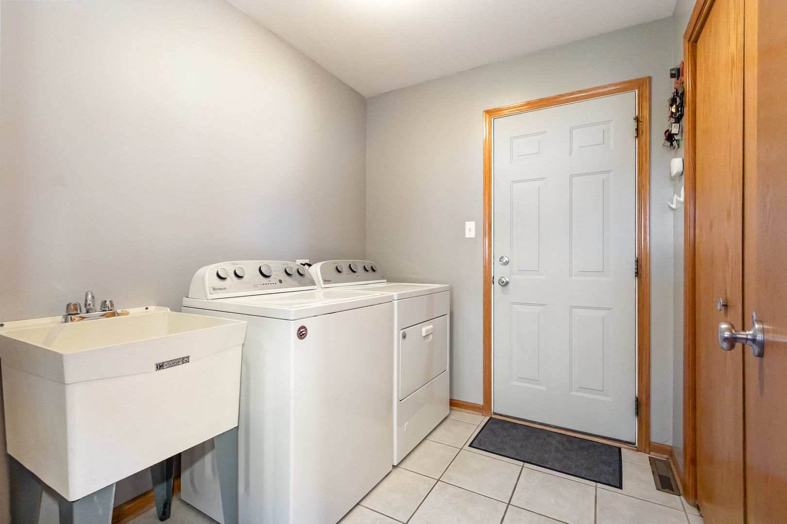 New Lenox, Illinois, 60451, United States, 4 Bedrooms Bedrooms, ,4 BathroomsBathrooms,Residential,For Sale,1983658