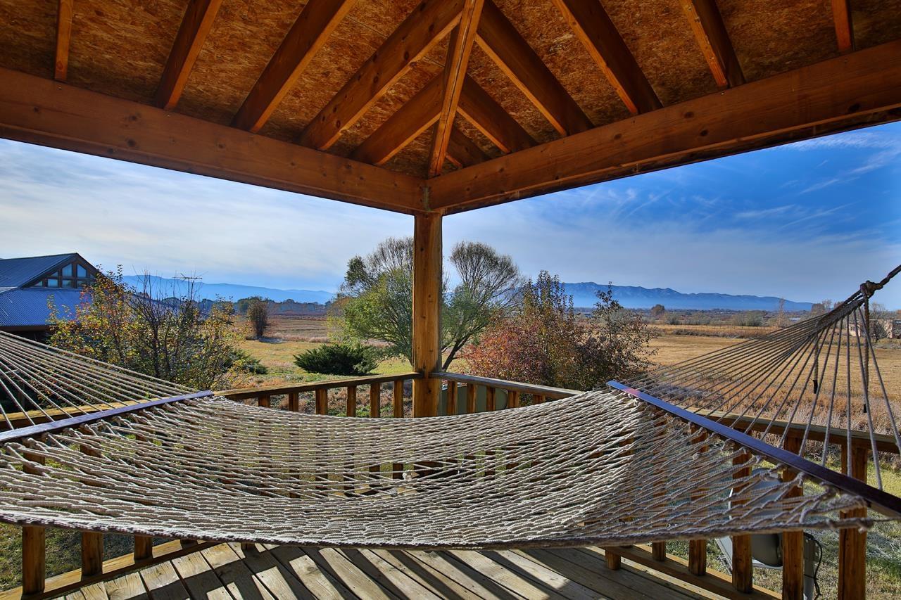 Taos, New Mexico, 87571, United States, 5 Bedrooms Bedrooms, ,5 BathroomsBathrooms,Residential,For Sale,1850359