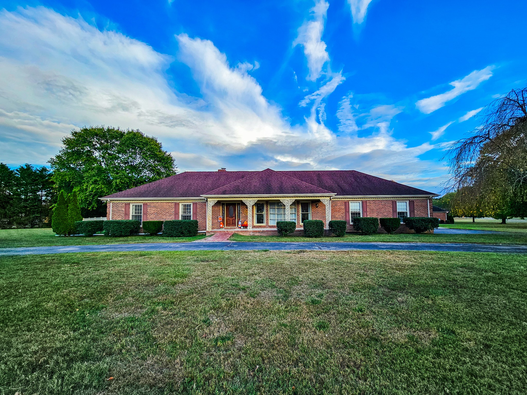 Tullahoma, Tennessee, 37388, United States, 3 Bedrooms Bedrooms, ,4 BathroomsBathrooms,Residential,For Sale,1794204
